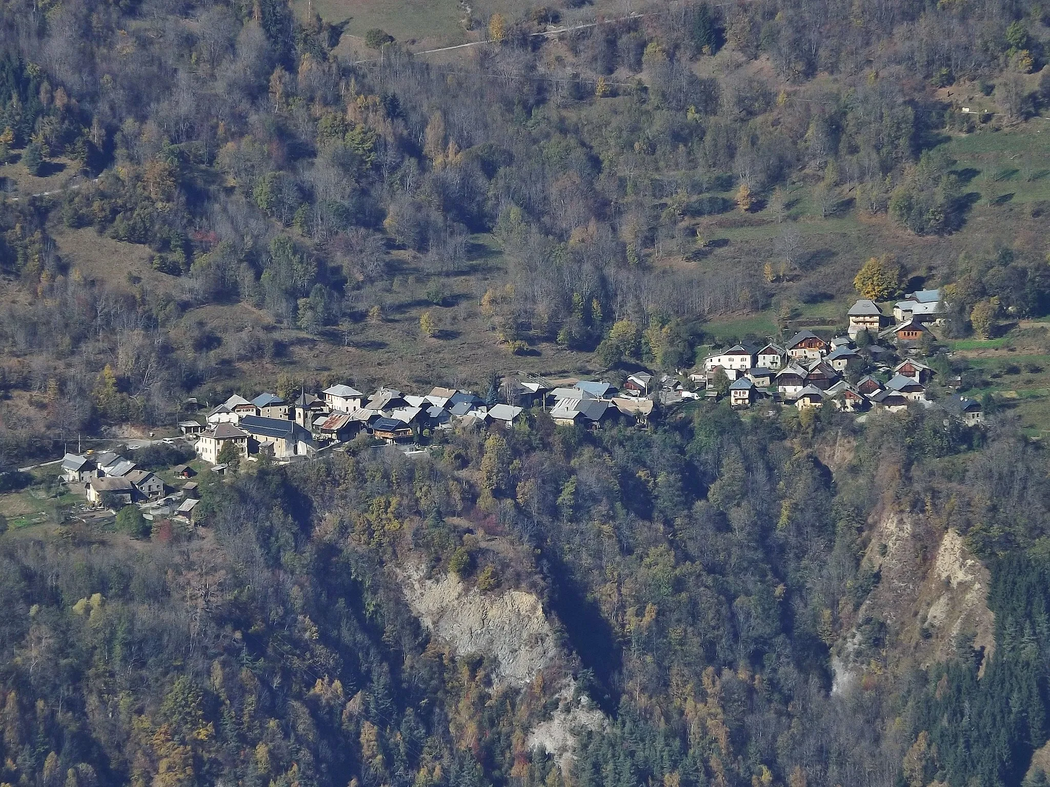 Photo showing: Panoramic sight of the French village and head of Montgellafrey commune, in Savoie, France.