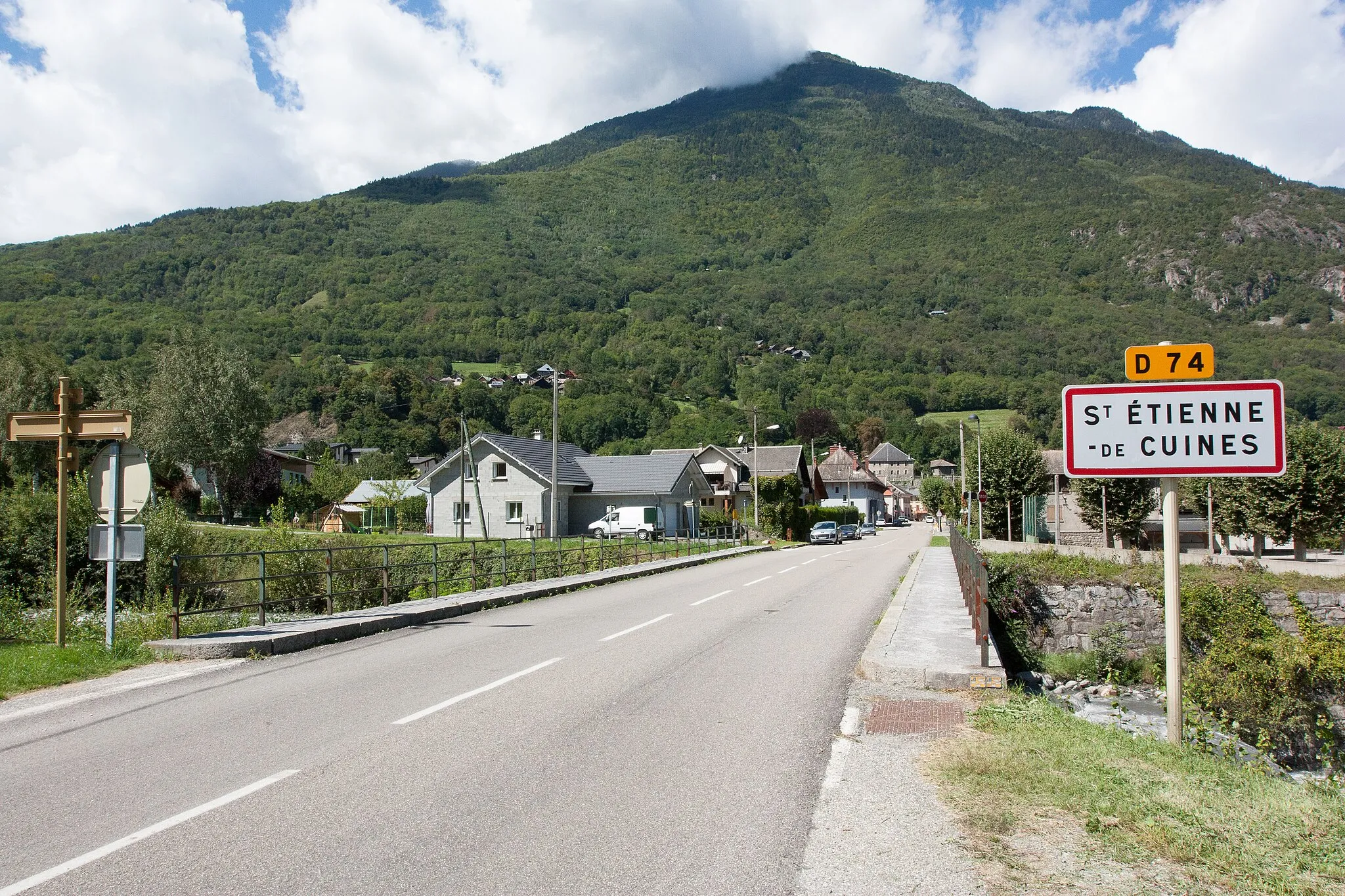 Photo showing: Vue de Saint-Étienne-de-Cuines / Saint-Étienne-de-Cuines / Savoie / France