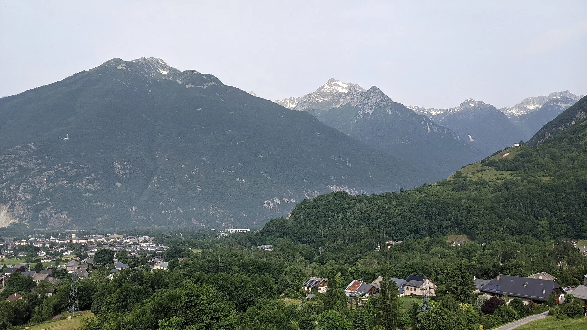 Photo showing: Le Clocher des Pères, vu depuis les hauteurs de Saint-Martin-sur-la-Chambre