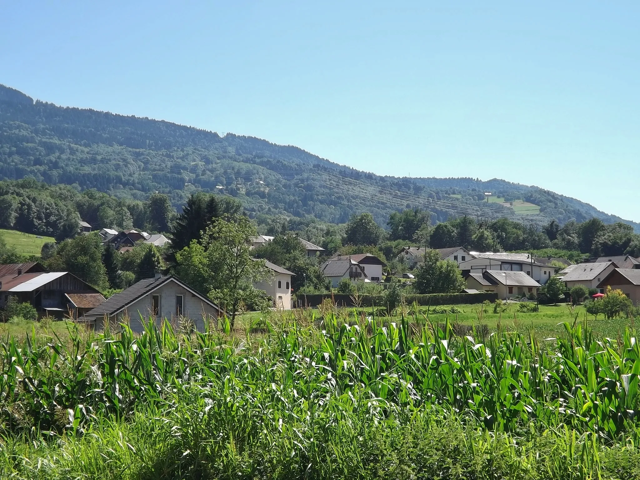 Photo showing: Sight of the French commune of Sainte-Hélène-sur-Isère between Chambéry and Albertville in Savoie.