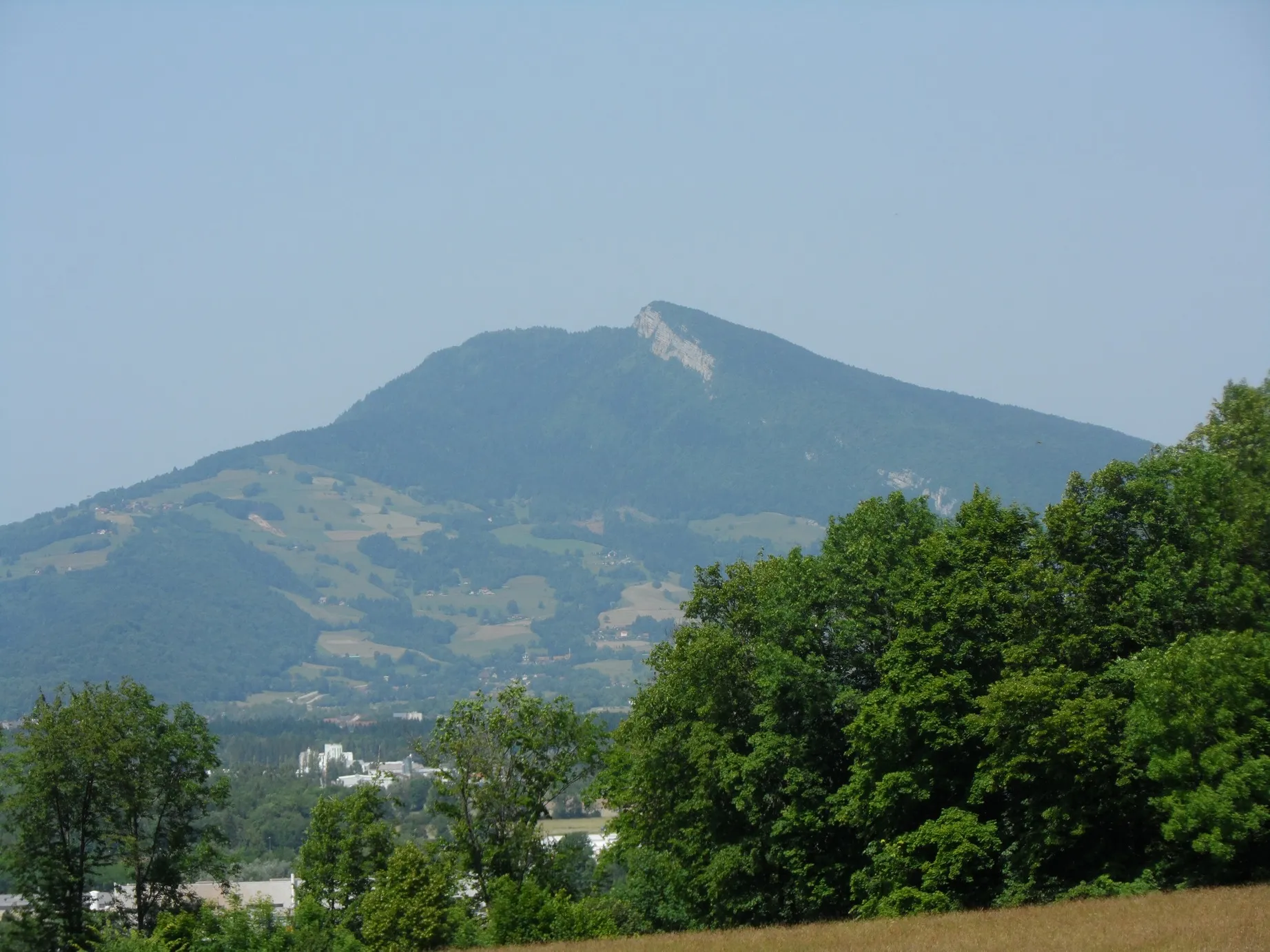 Photo showing: Mont Beauvoir, Savoie, vu de St Laurent du Pont -38380