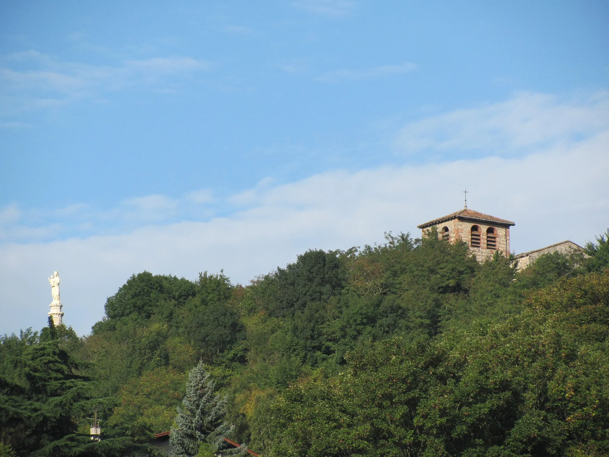 Photo showing: This building is inscrit au titre des monuments historiques de la France. It is indexed in the base Mérimée, a database of architectural heritage maintained by the French Ministry of Culture, under the reference PA00116432 .