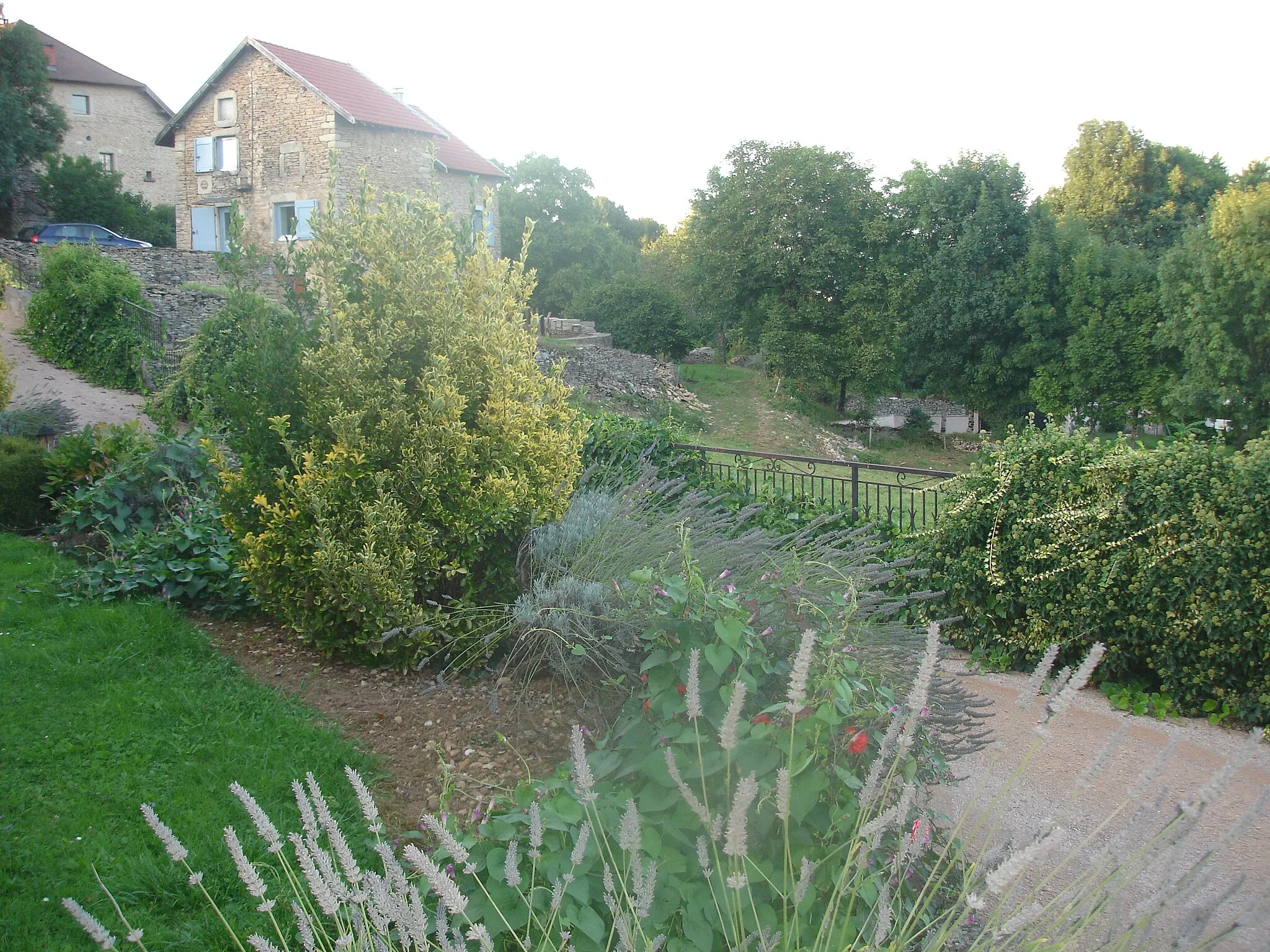 Photo showing: Annoisin-Châtelans (Isère) : vue de Châtelans le haut