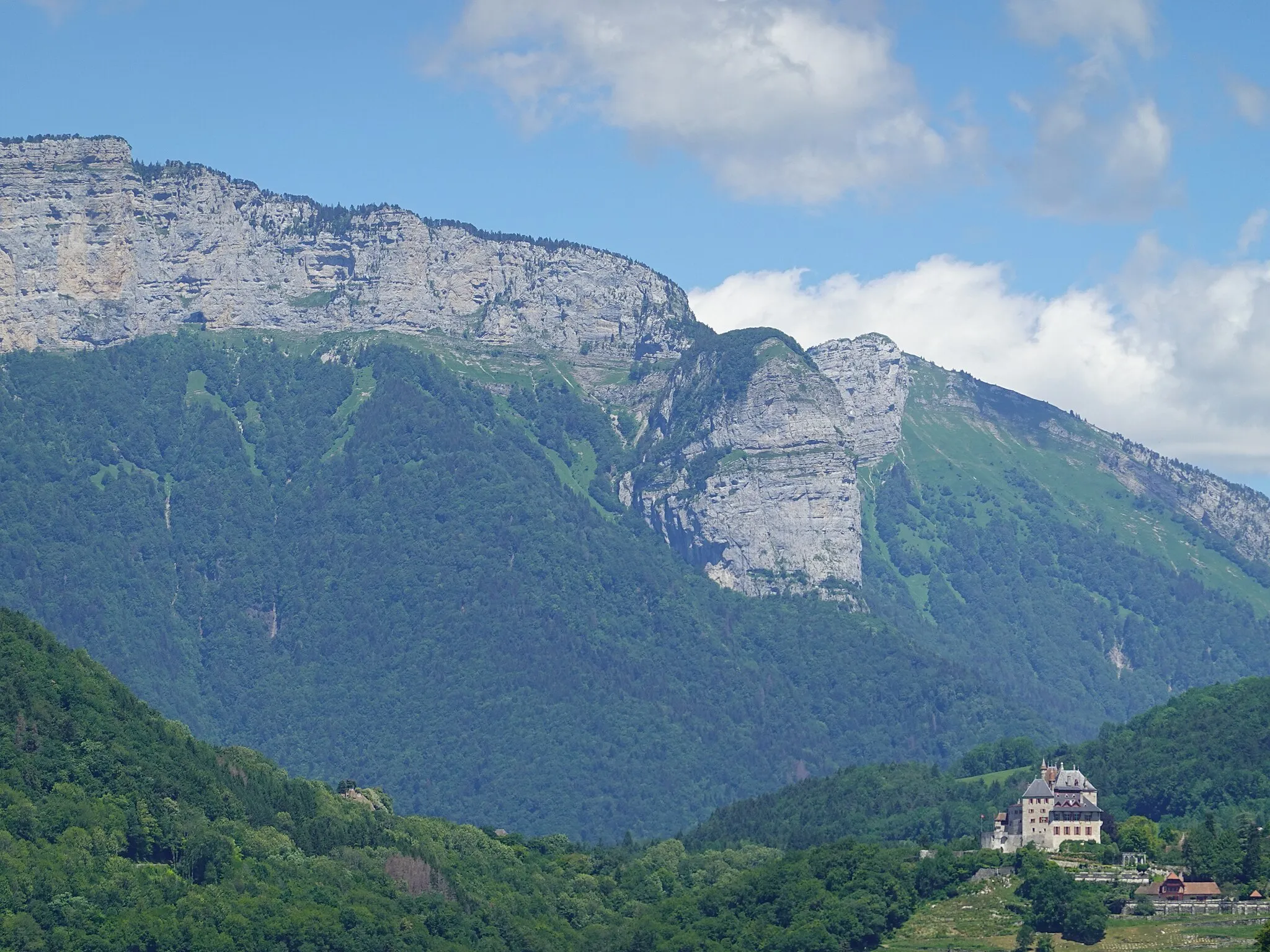 Photo showing: Tête à Turpin @ Lake Annecy @ Saint-Jorioz