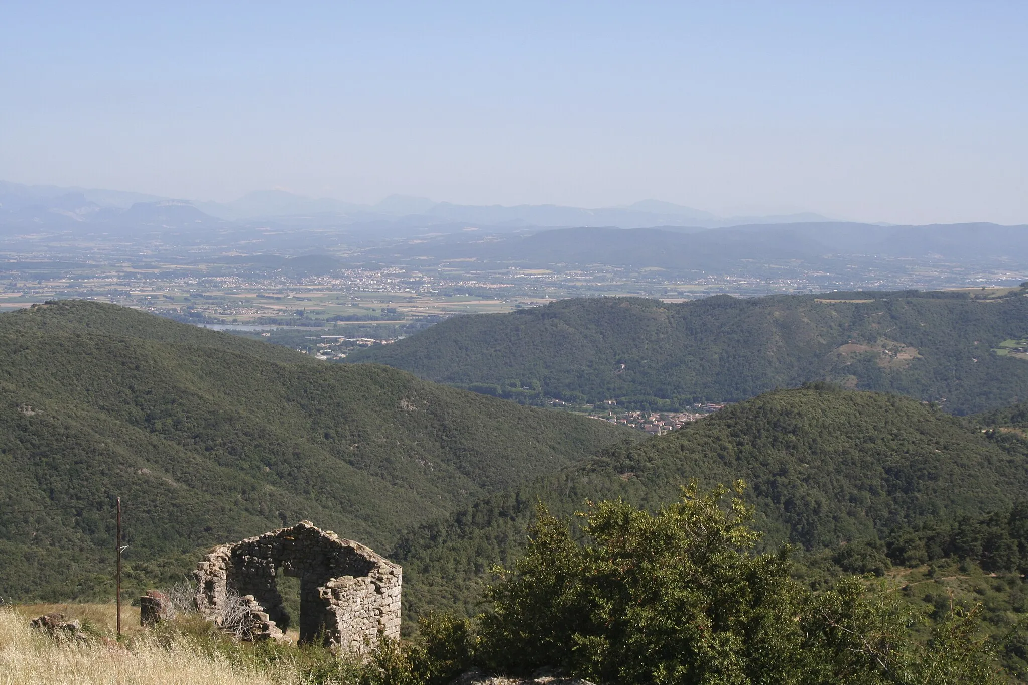 Photo showing: Ruins of the castle of Pierregourde