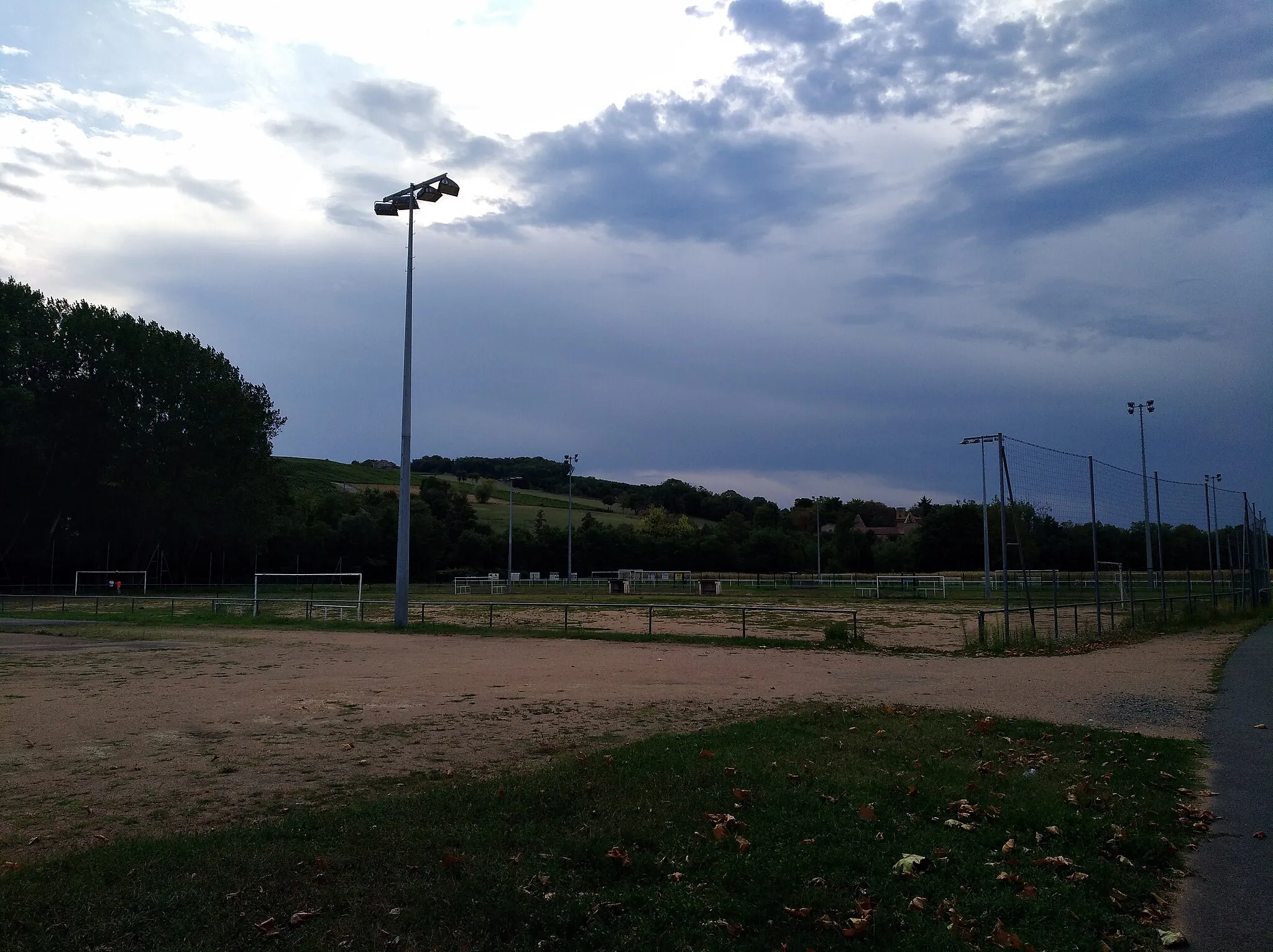 Photo showing: Stade au complexe sportif Jean Bidon à Chessy (Rhône, France).