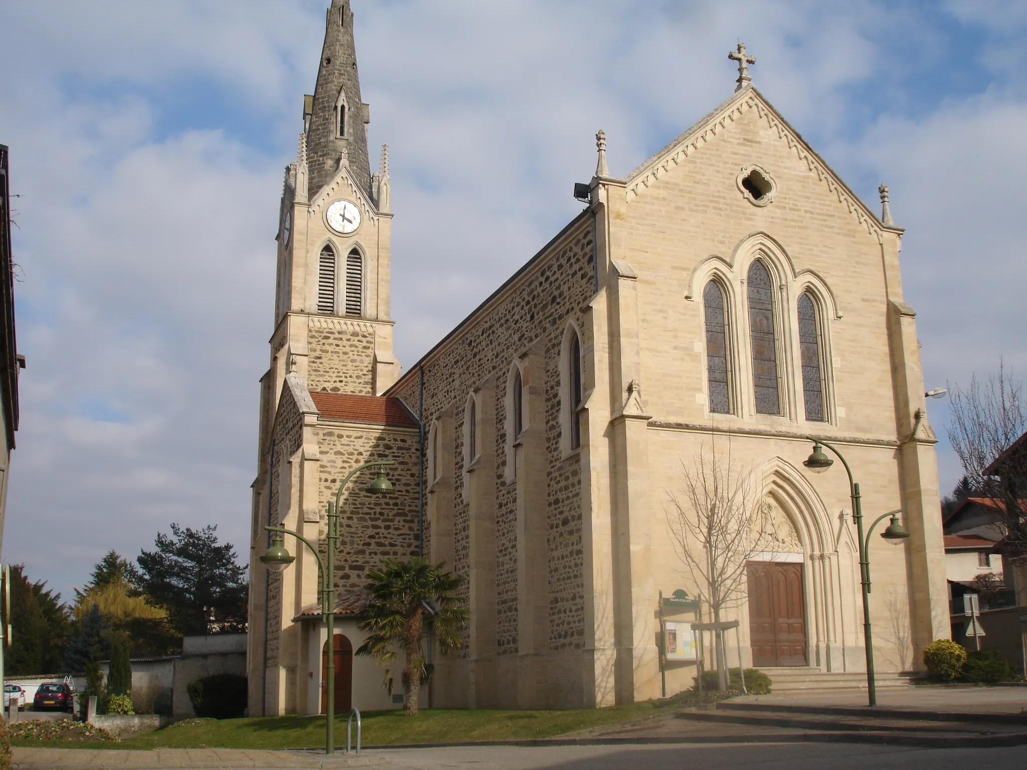 Photo showing: Marennes (69) : l'église