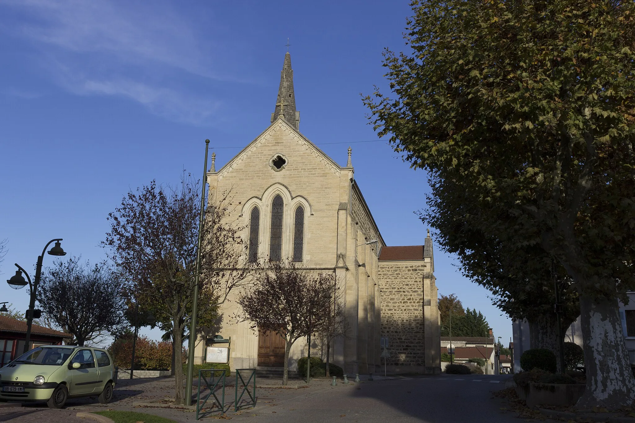 Photo showing: L'église de Marennes.