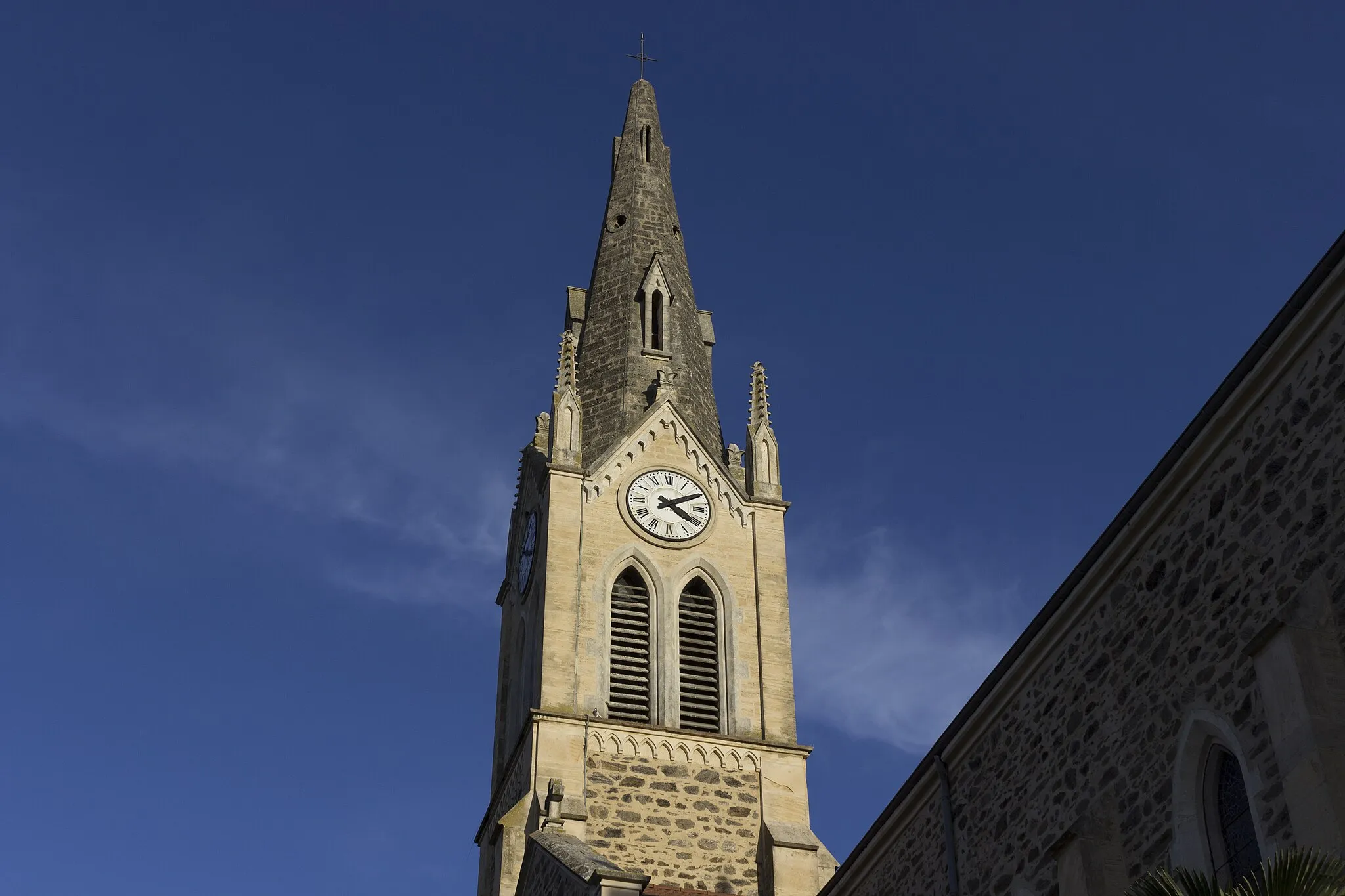 Photo showing: Clocher de l'église de Marennes.