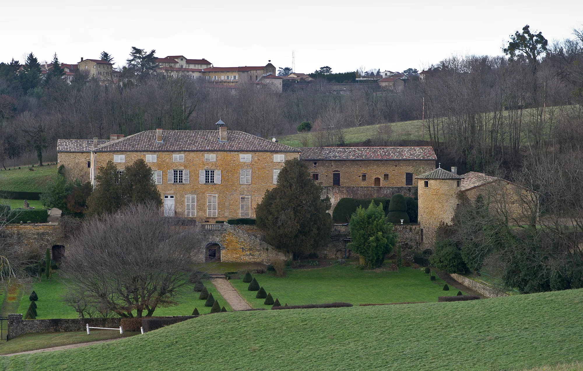 Photo showing: This building is indexed in the base Mérimée, a database of architectural heritage maintained by the French Ministry of Culture, under the reference PA69000038 .