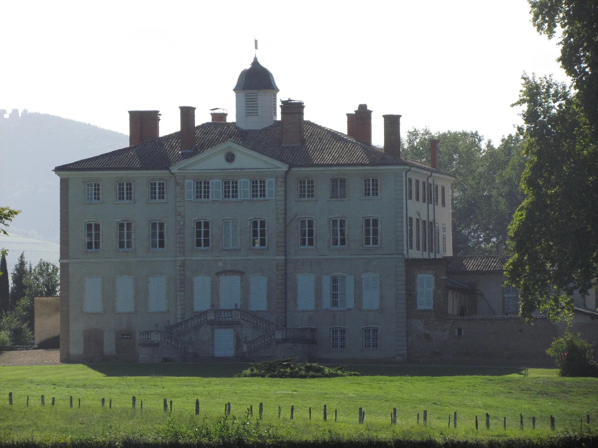 Photo showing: This building is inscrit au titre des monuments historiques de la France. It is indexed in the base Mérimée, a database of architectural heritage maintained by the French Ministry of Culture, under the references PA69000002 and PA00118038 .