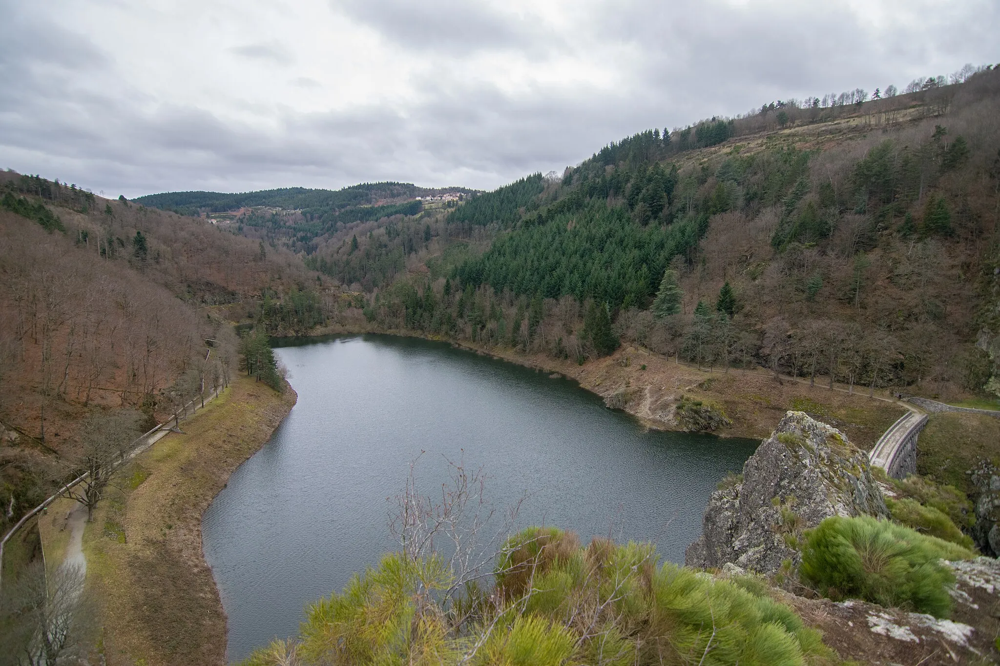 Photo showing: The barrage du Gouffre d'Enfer dam, Saint-Étienne, France.