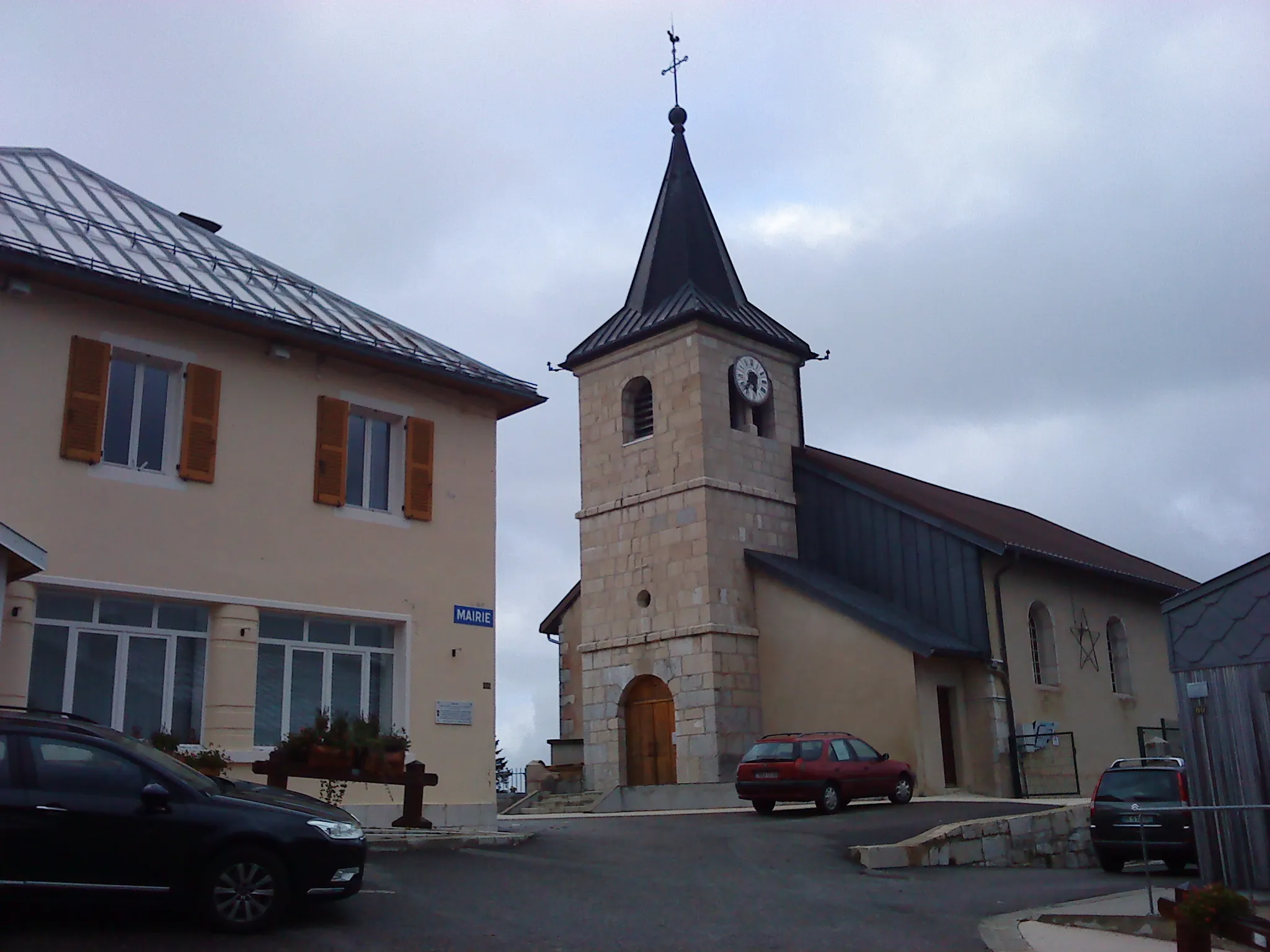 Photo showing: Mairie et église de Prémanon, département du Jura, France