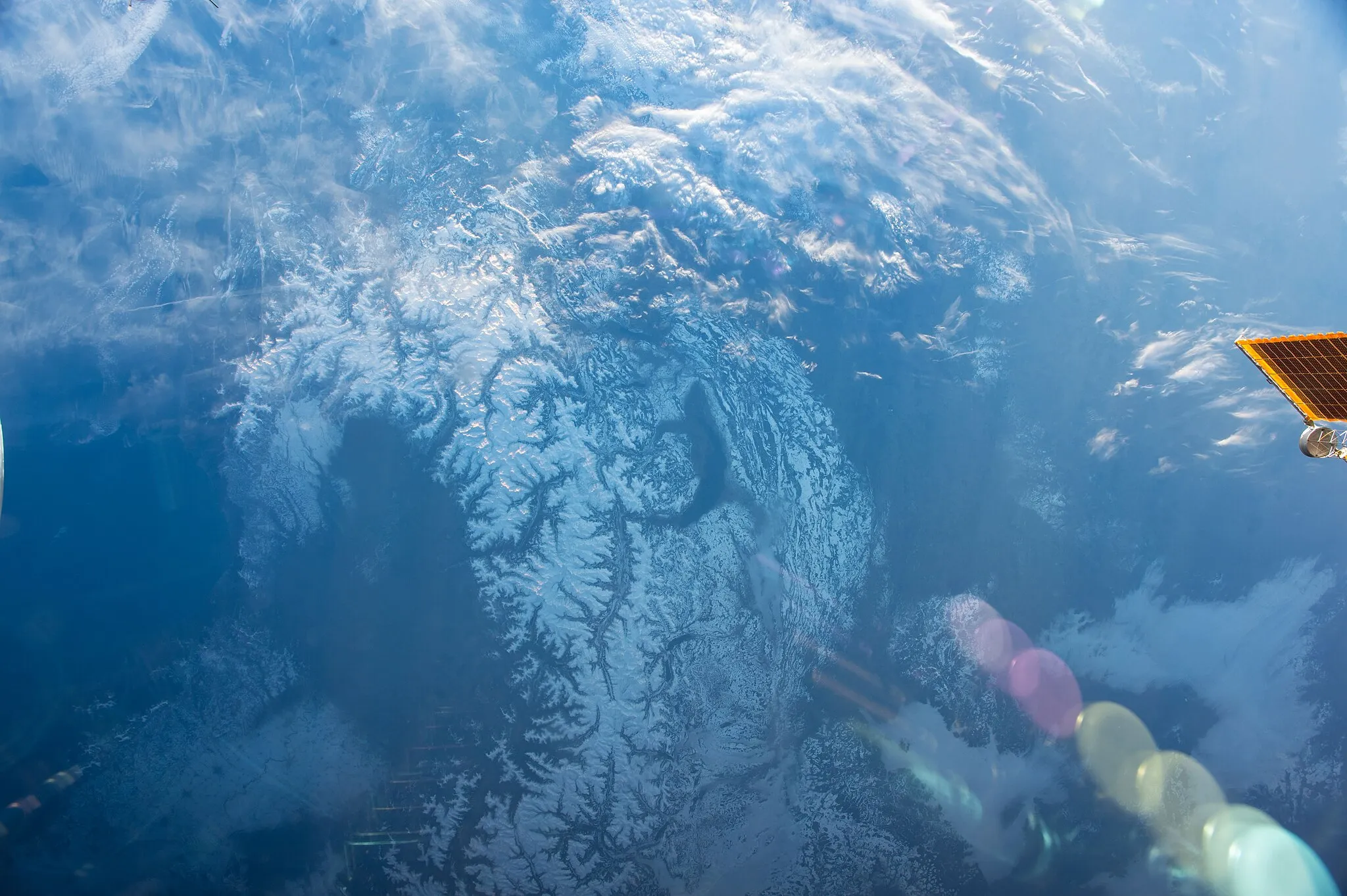 Photo showing: View of Earth taken during ISS Expedition 42.