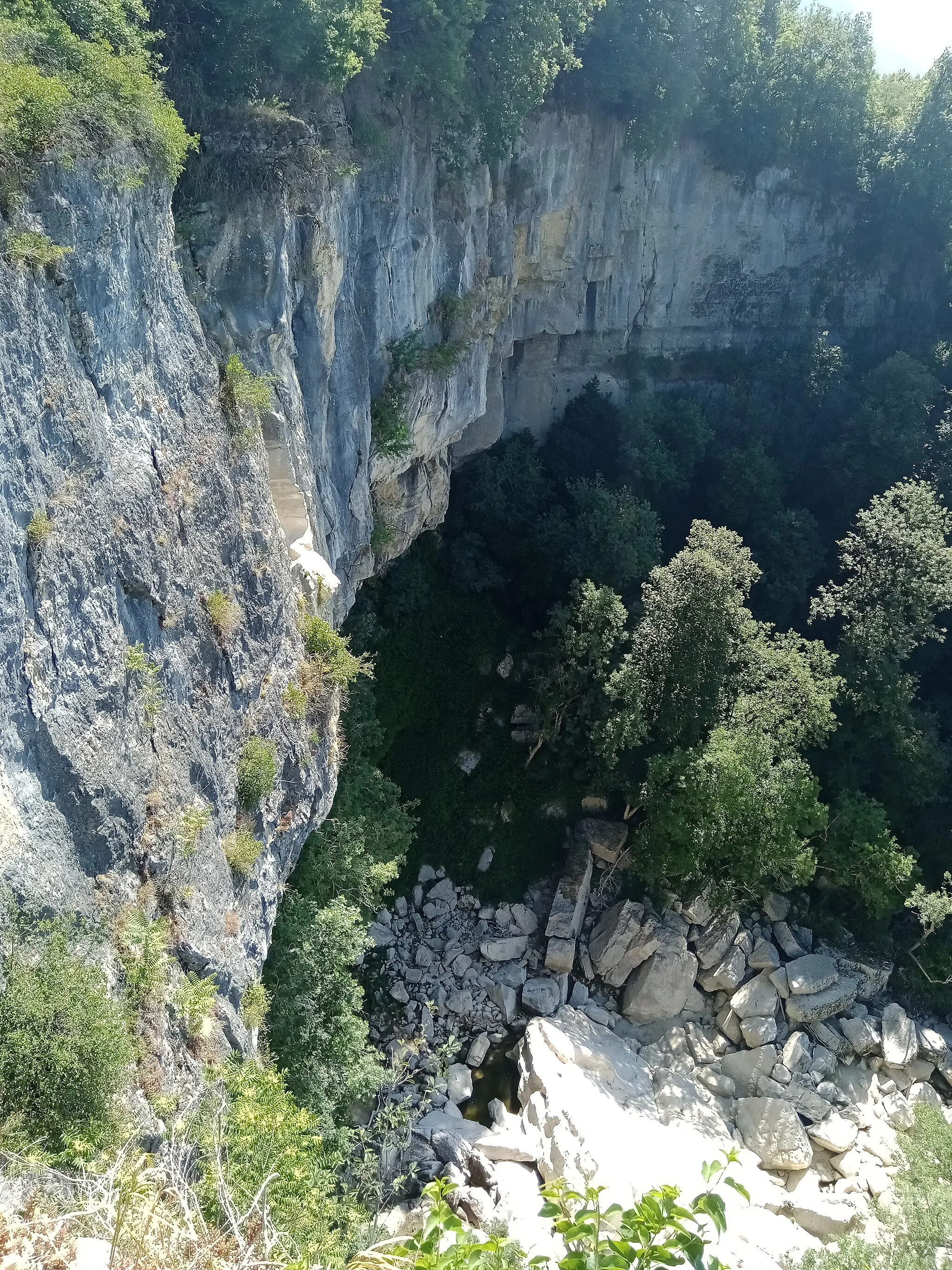 Photo showing: La cascade de Cerveyrieu à sec, Valromey-sur-Séran, Ain, France