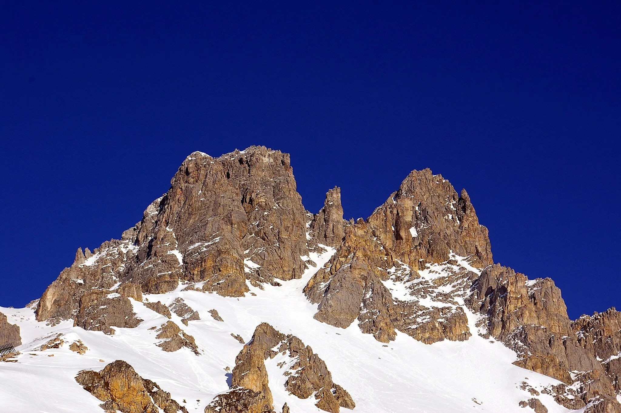Photo showing: The Dent de Burgin a peak in the skiing domain of Méribel, France.