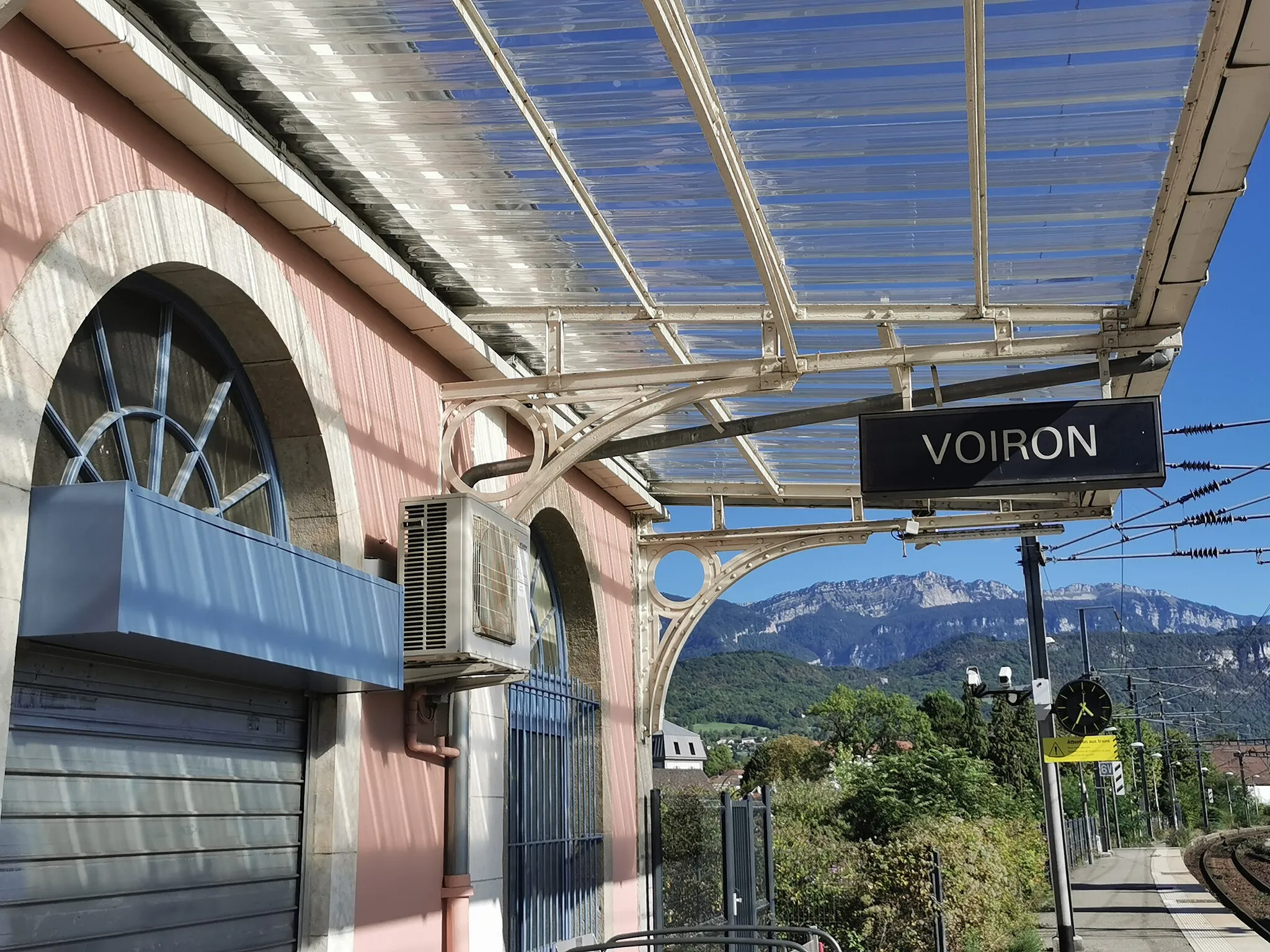 Photo showing: Gare de Voiron (Isère) en regardant vers l'est