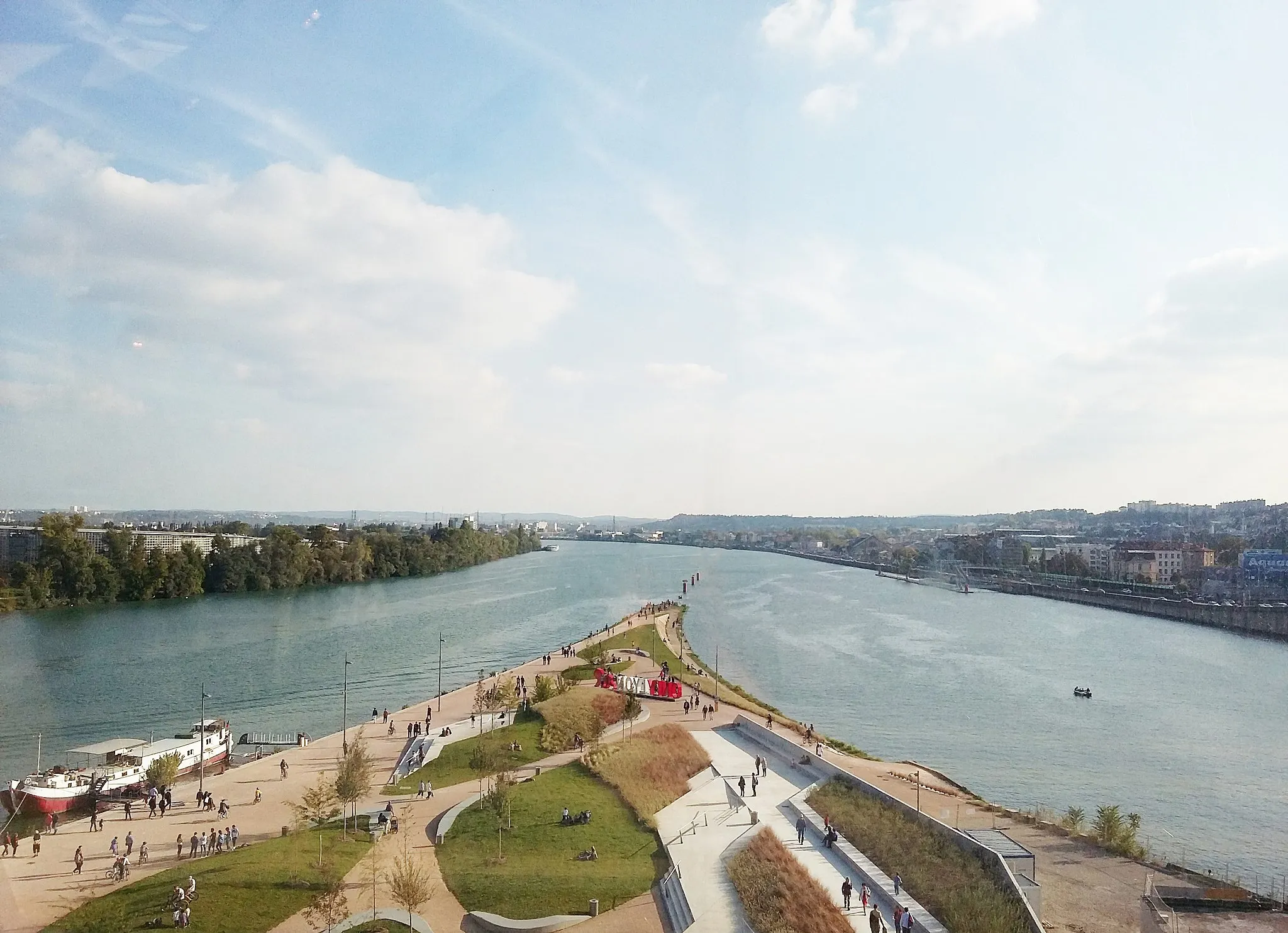 Photo showing: Confluence du Rhône et de la Saône à Lyon.