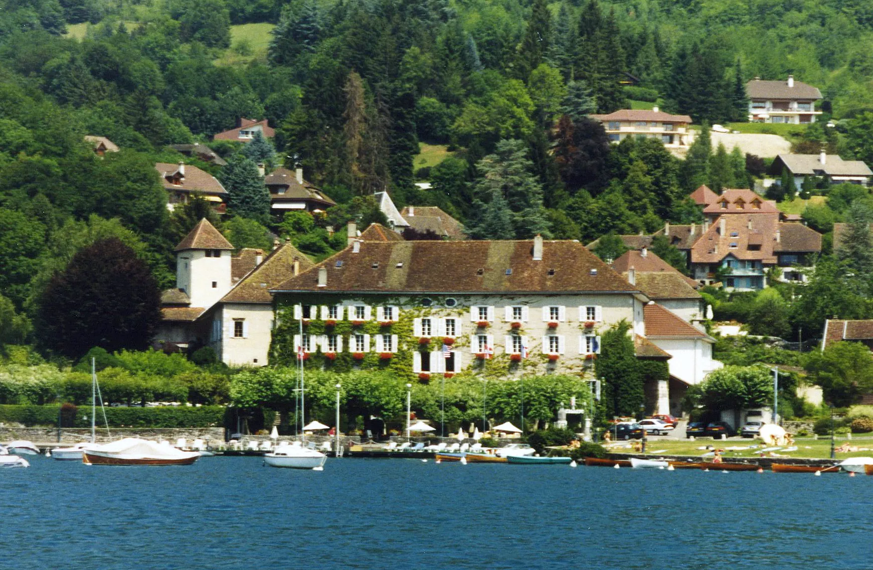 Photo showing: Abbaye de Talloires, Lake Annecy, France