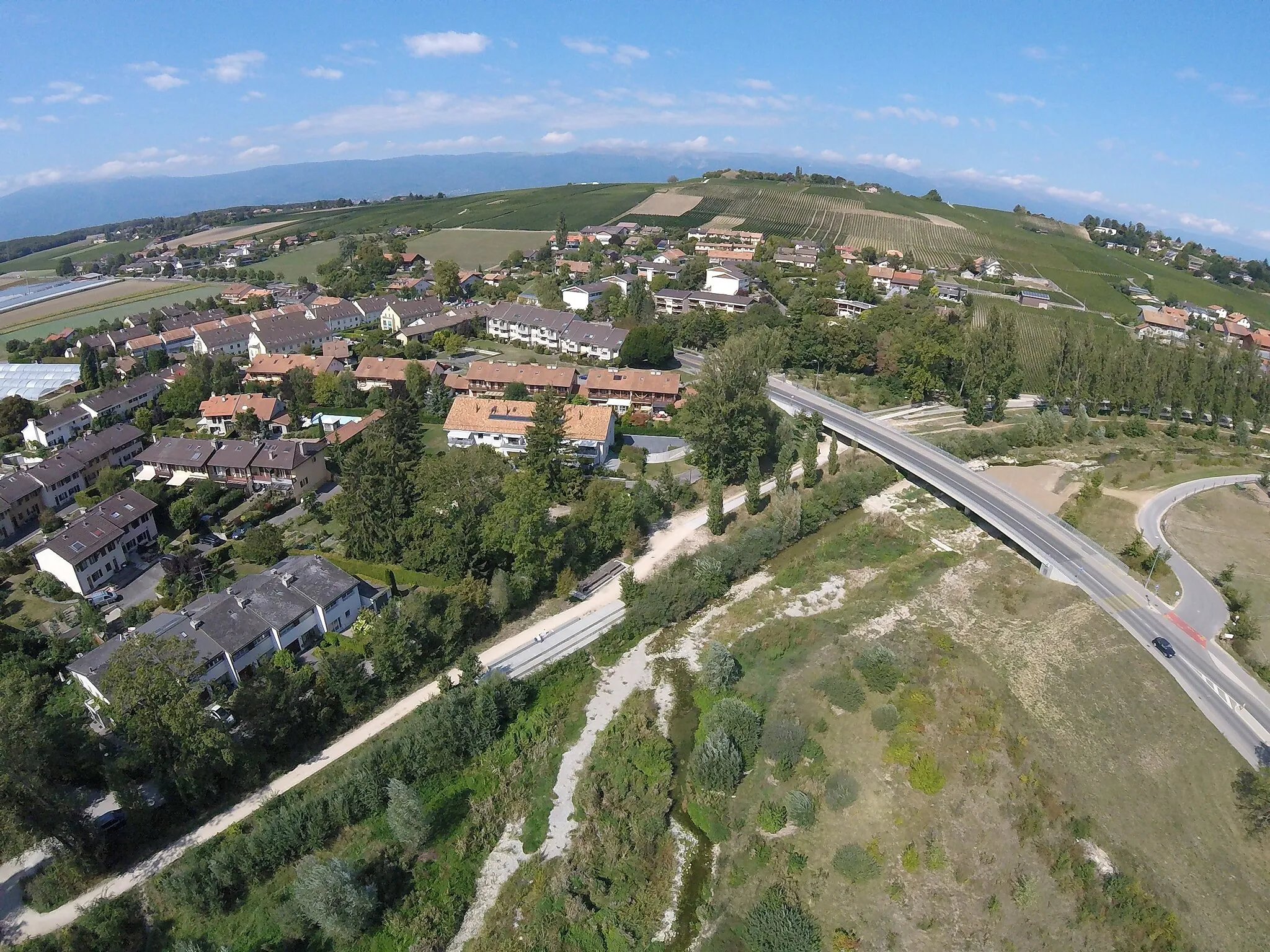 Photo showing: Lully, a village in the canton of Geneva, aerial view