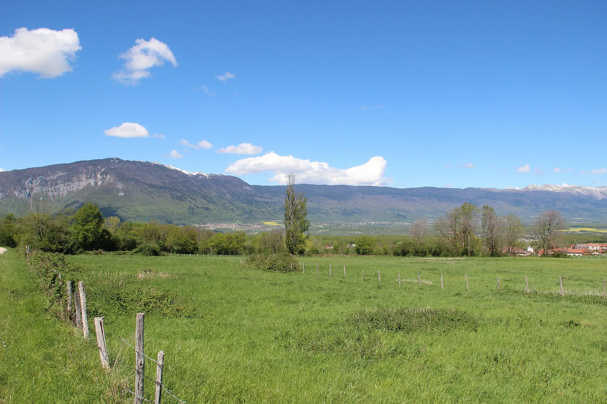 Photo showing: Scenic view near Valleiry