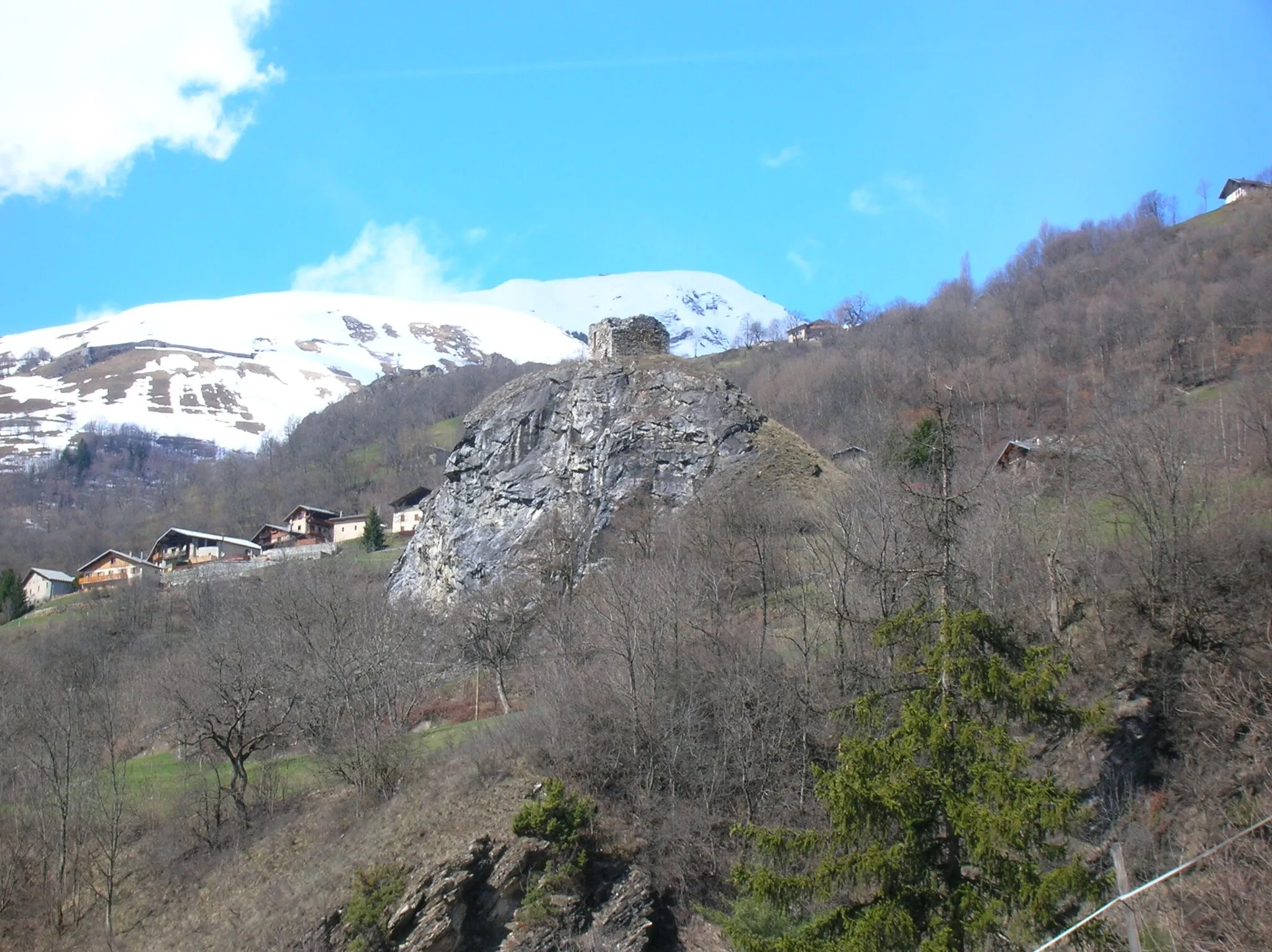 Photo showing: Les Echines, above Bourg-Saint-Maurice in Savoy (French Alps), on the road of Col Petit Saint-Bernard