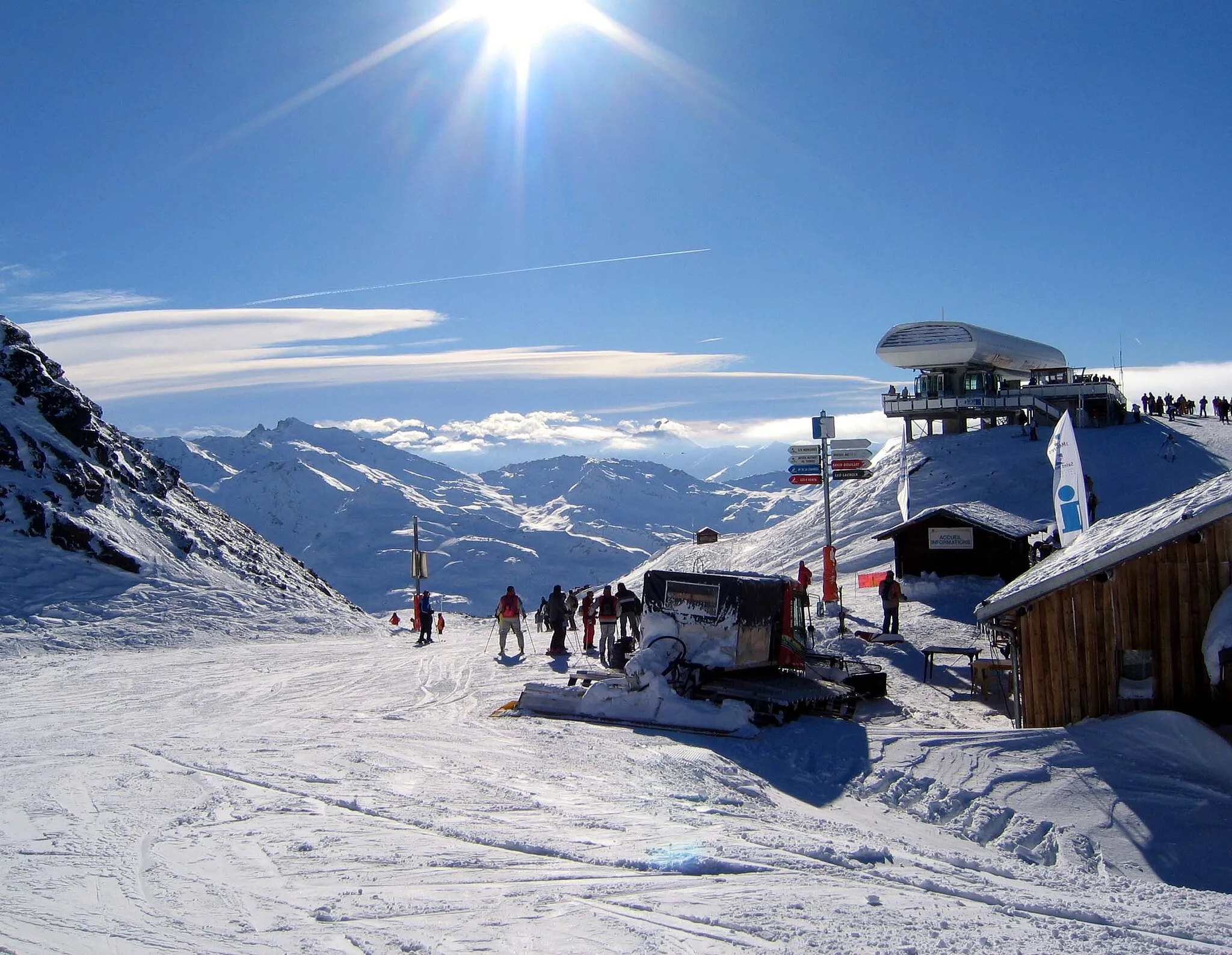 Photo showing: View towards Val Thorens from Mont de la Chambre