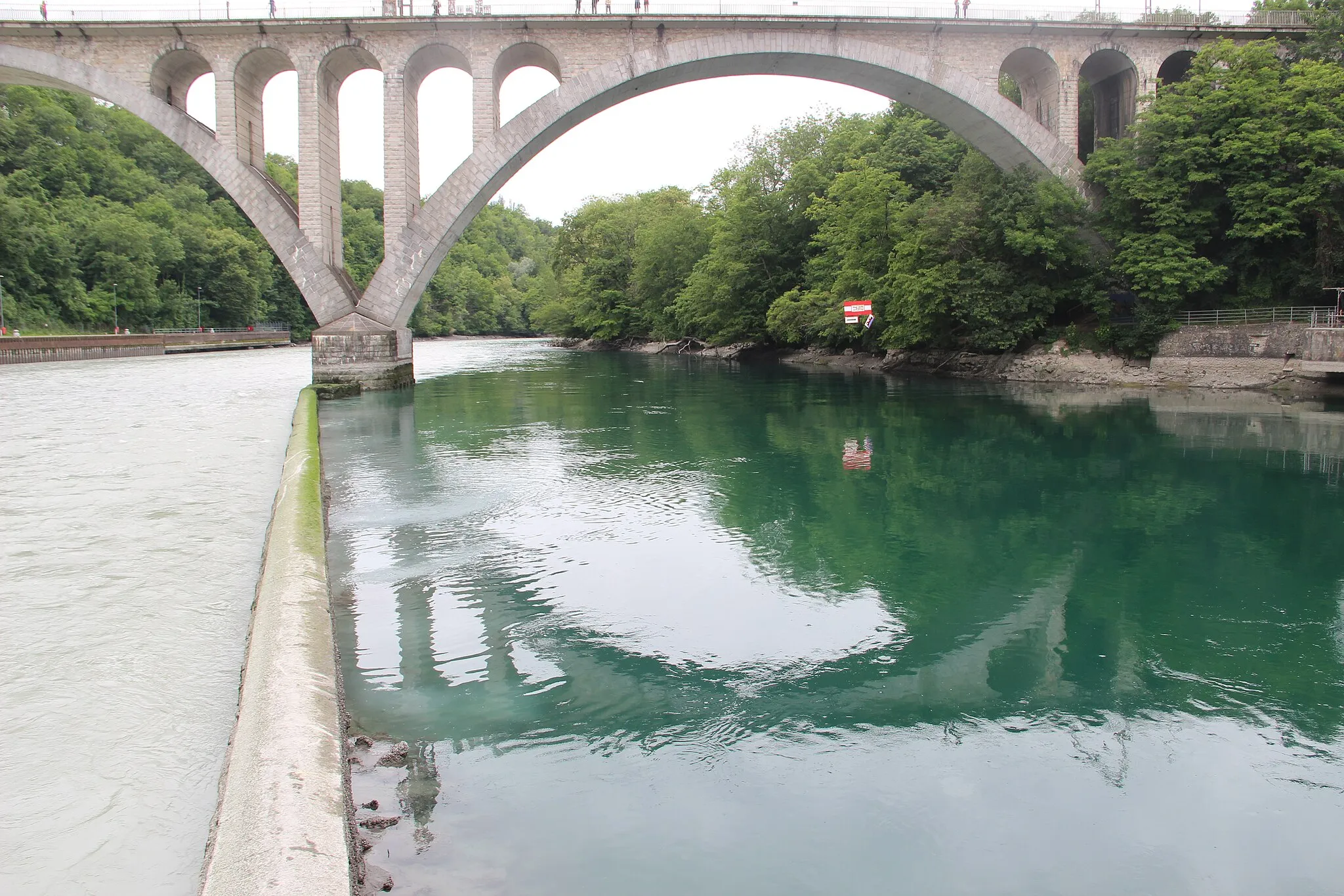 Photo showing: Jonction at low water level