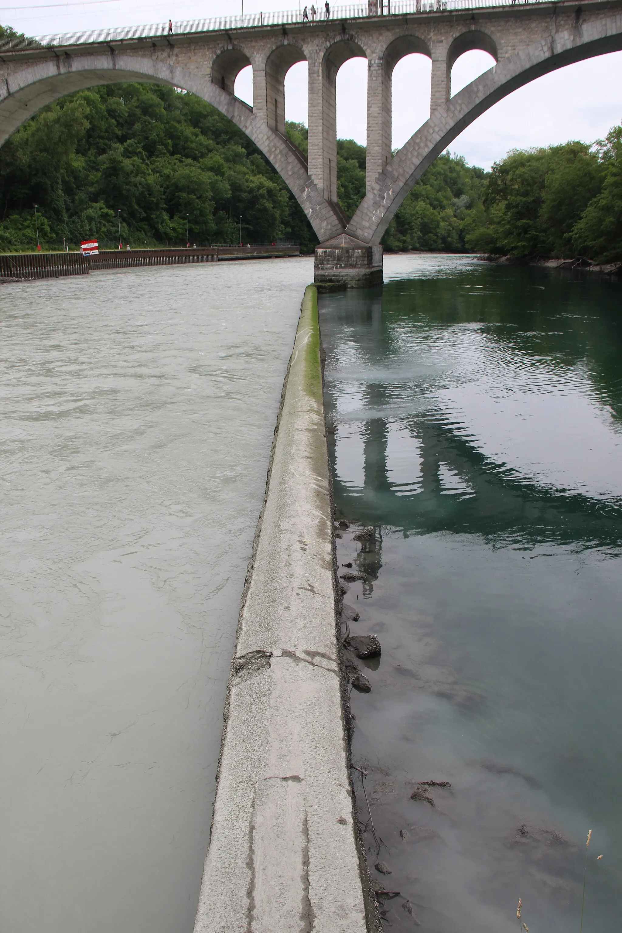 Photo showing: Jonction at low water level