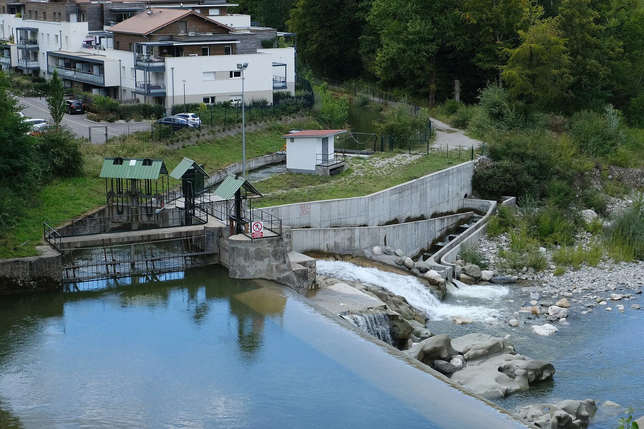 Photo showing: Prise d'eau du Barrage de Cléchet Hydro @ Pont de Brogny @ Annecy