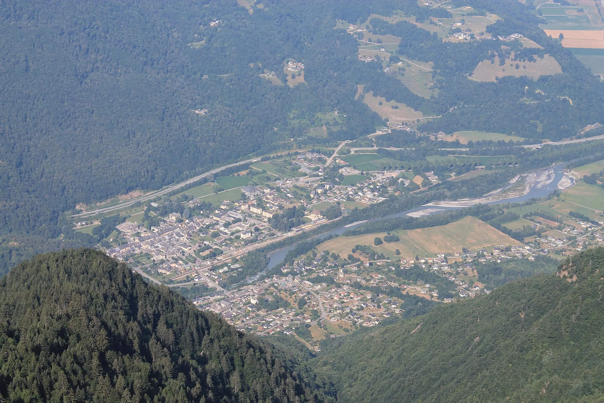 Photo showing: Les villages d'Aiguebelle et de Randens depuis le Char de la Turche