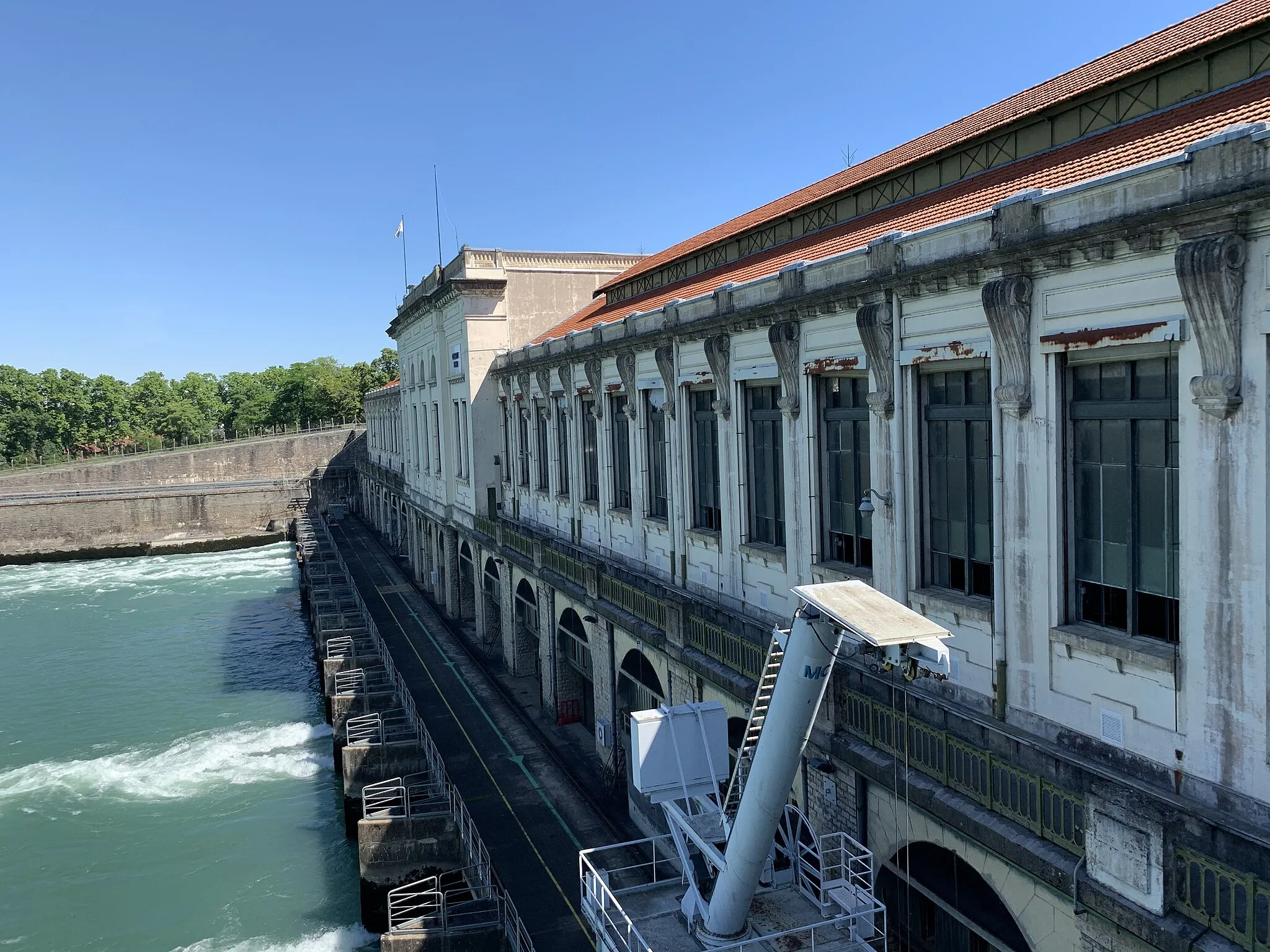 Photo showing: Centrale hydroélectrique de Cusset en mai 2020.