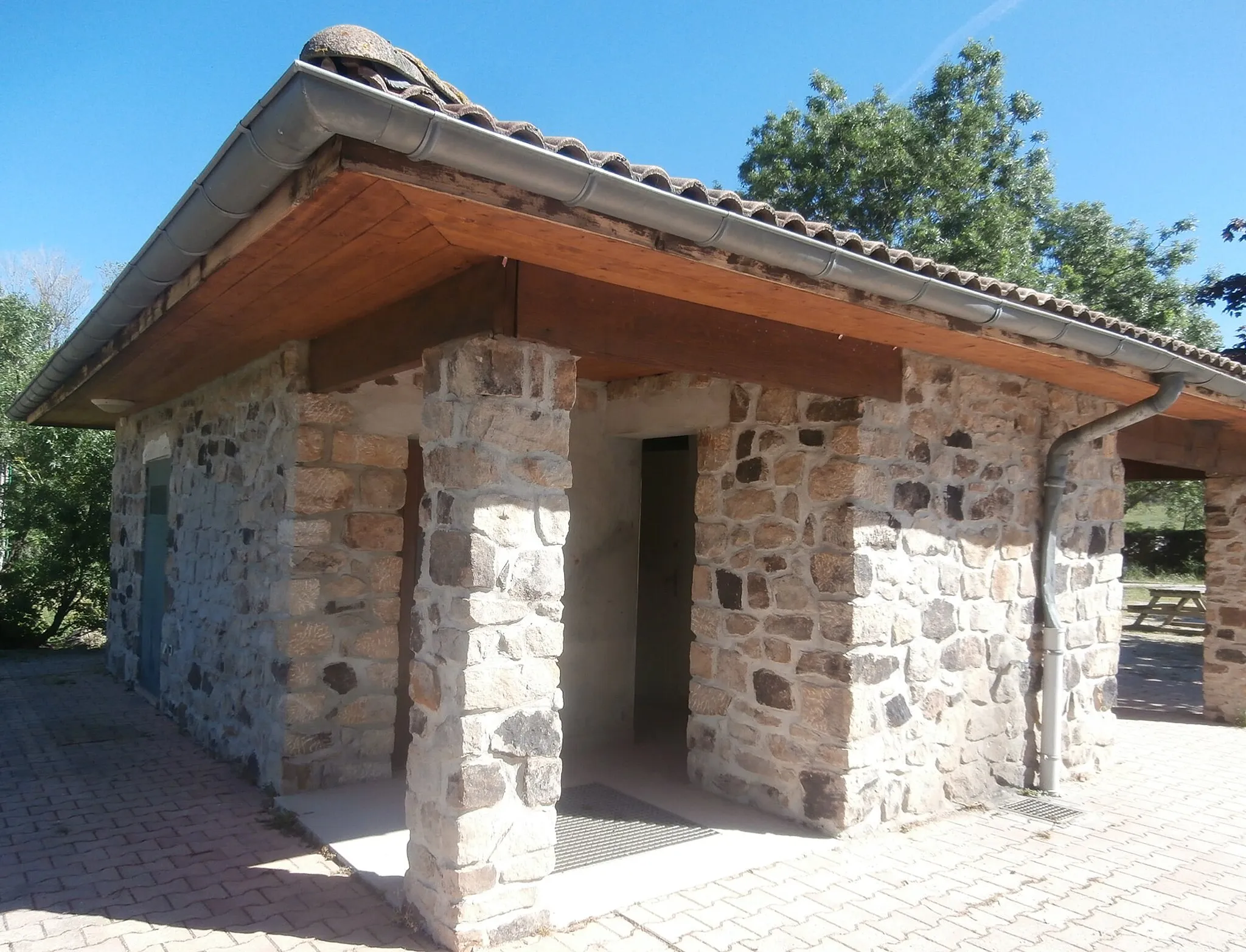 Photo showing: Toilette publique en Veyras (Ardèche)
