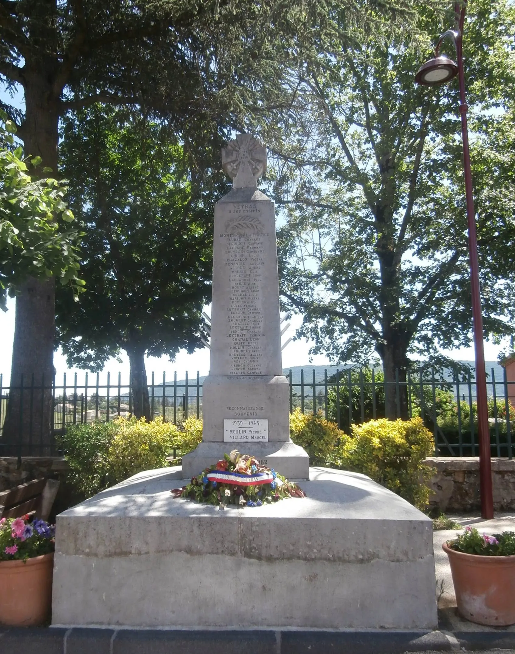 Photo showing: Monument en Veyras (Ardèche)