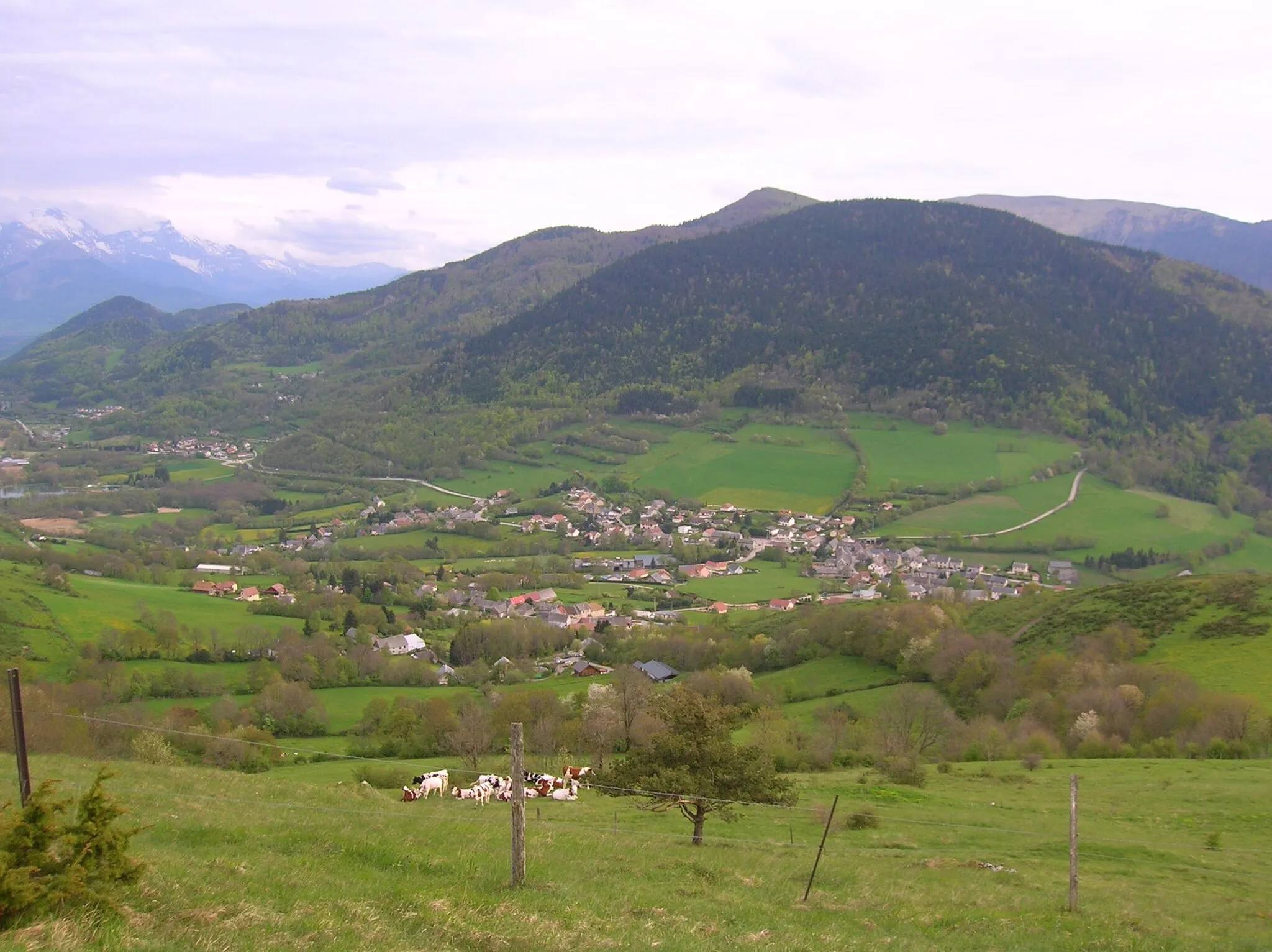 Photo showing: village, vue depuis la Pierre Percée (Pierre-Châtel)