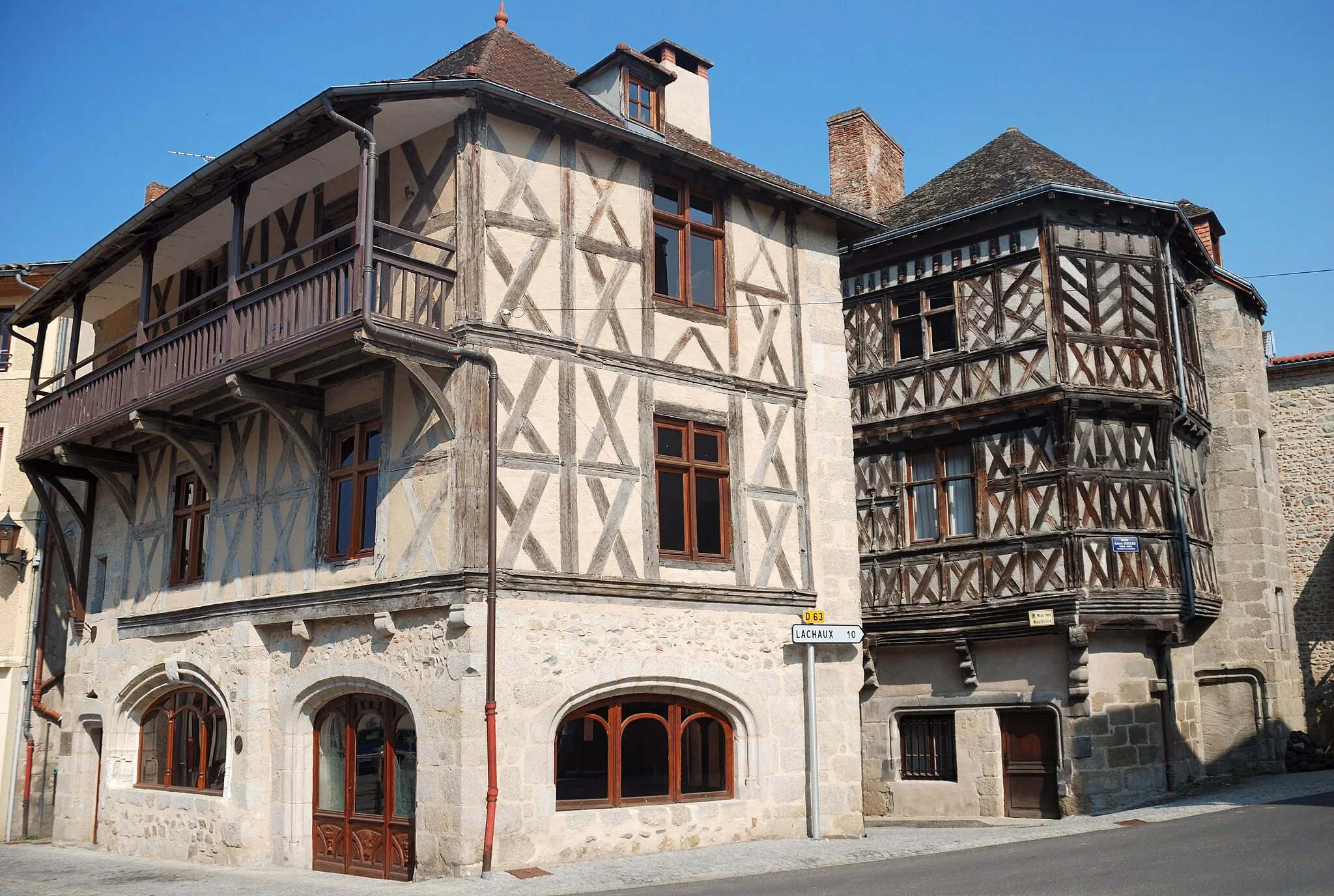 Photo showing: Châteldon : half-timbered house (Puy-de-Dôme, France).