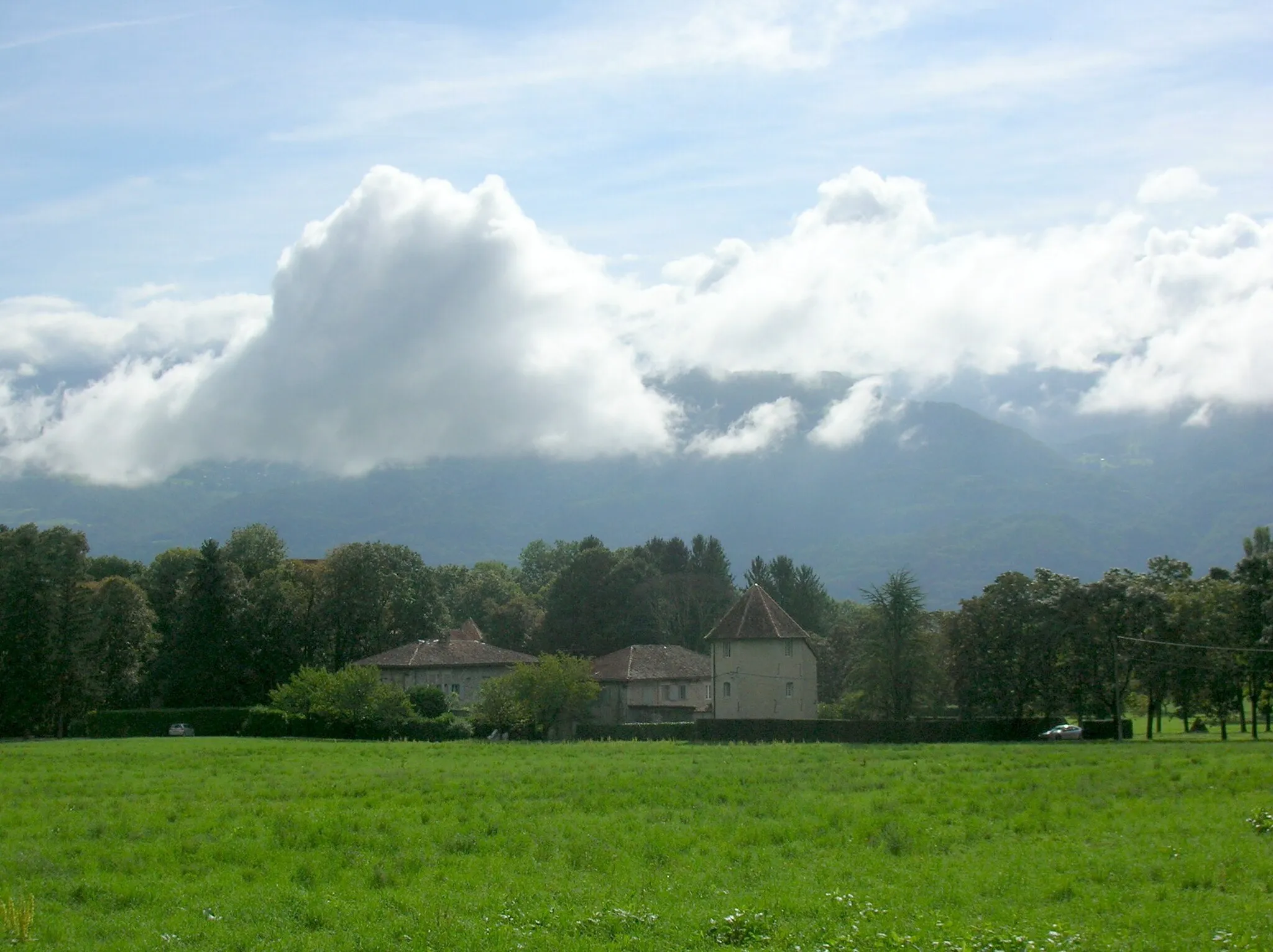 Photo showing: vue générale du Château de Crolles. Crolles, Isère, France.