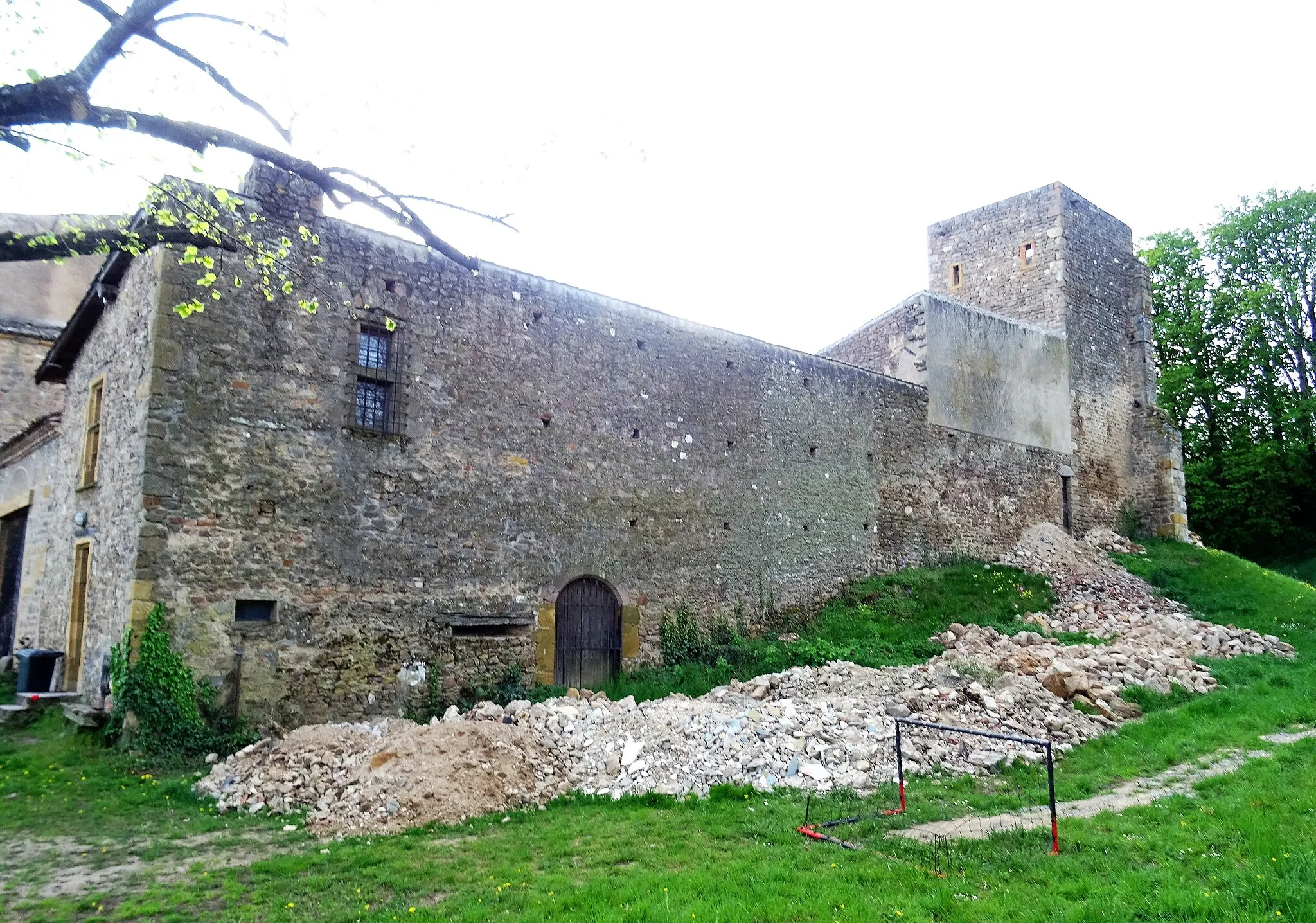 Photo showing: château de Pollionnay nord