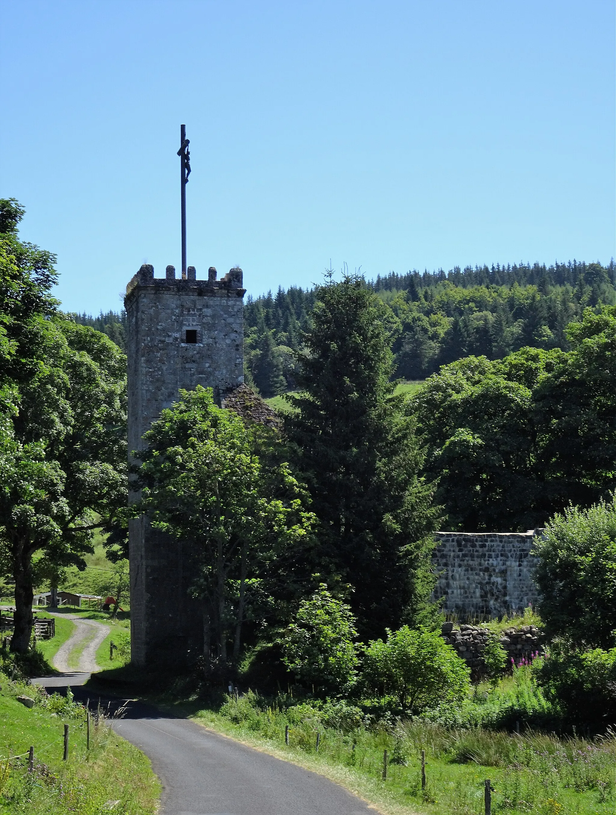 Photo showing: De cette immense Chartreuse du 12° siècle, il ne reste que deux bâtiments qui ne soient pas en ruines.