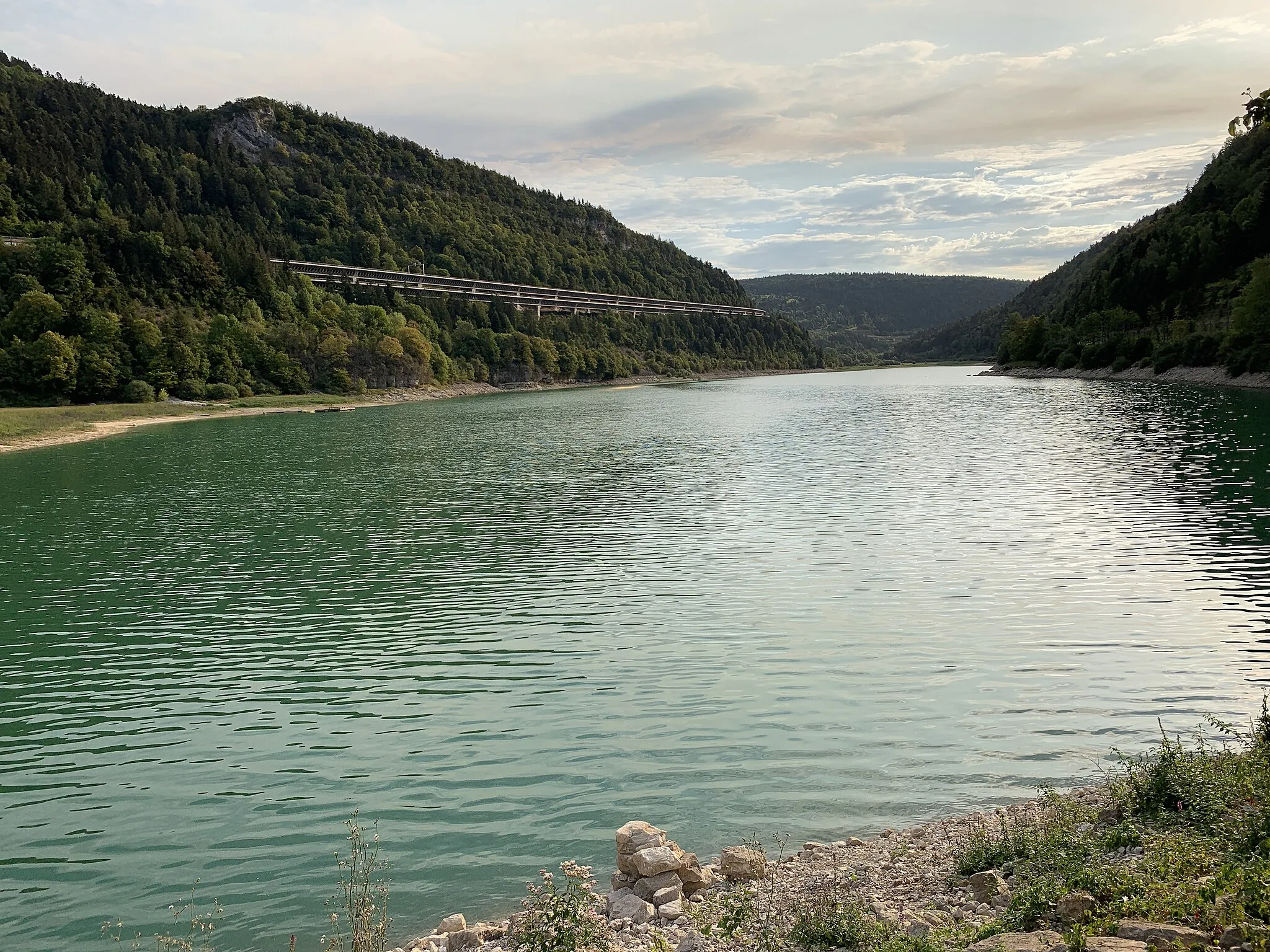 Photo showing: Lac de Sylans, Le Poizat, Le Poizat-Lalleyriat.