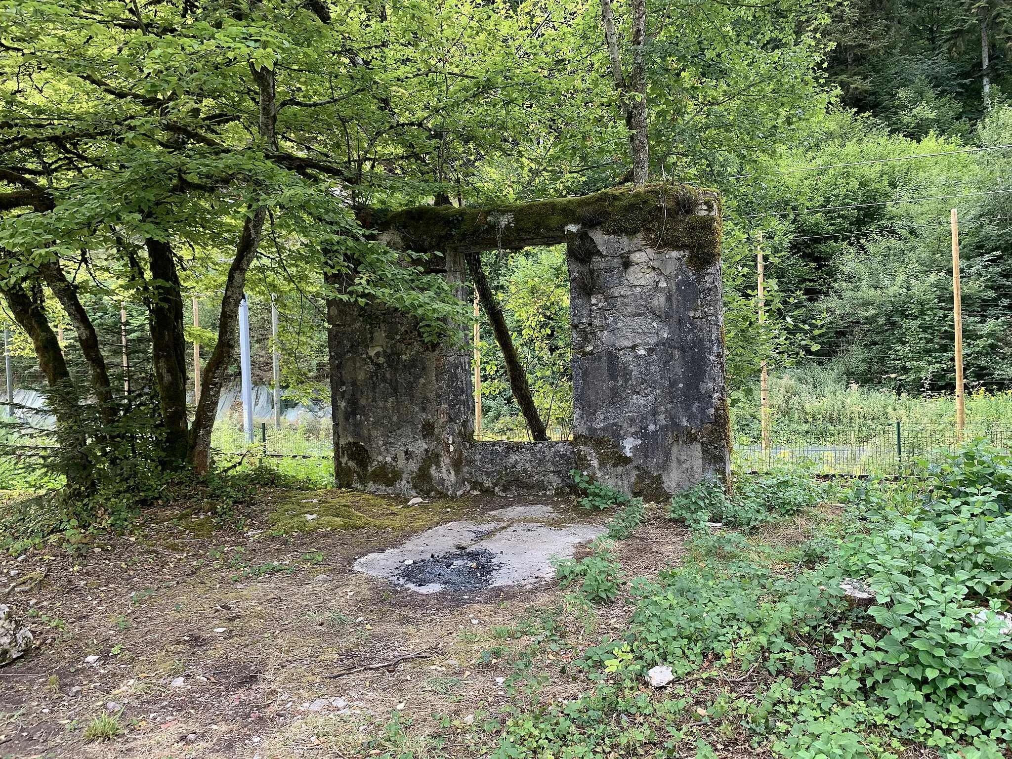 Photo showing: Glacières de Sylans, Le Poizat, Le Poizat-Lalleyriat.