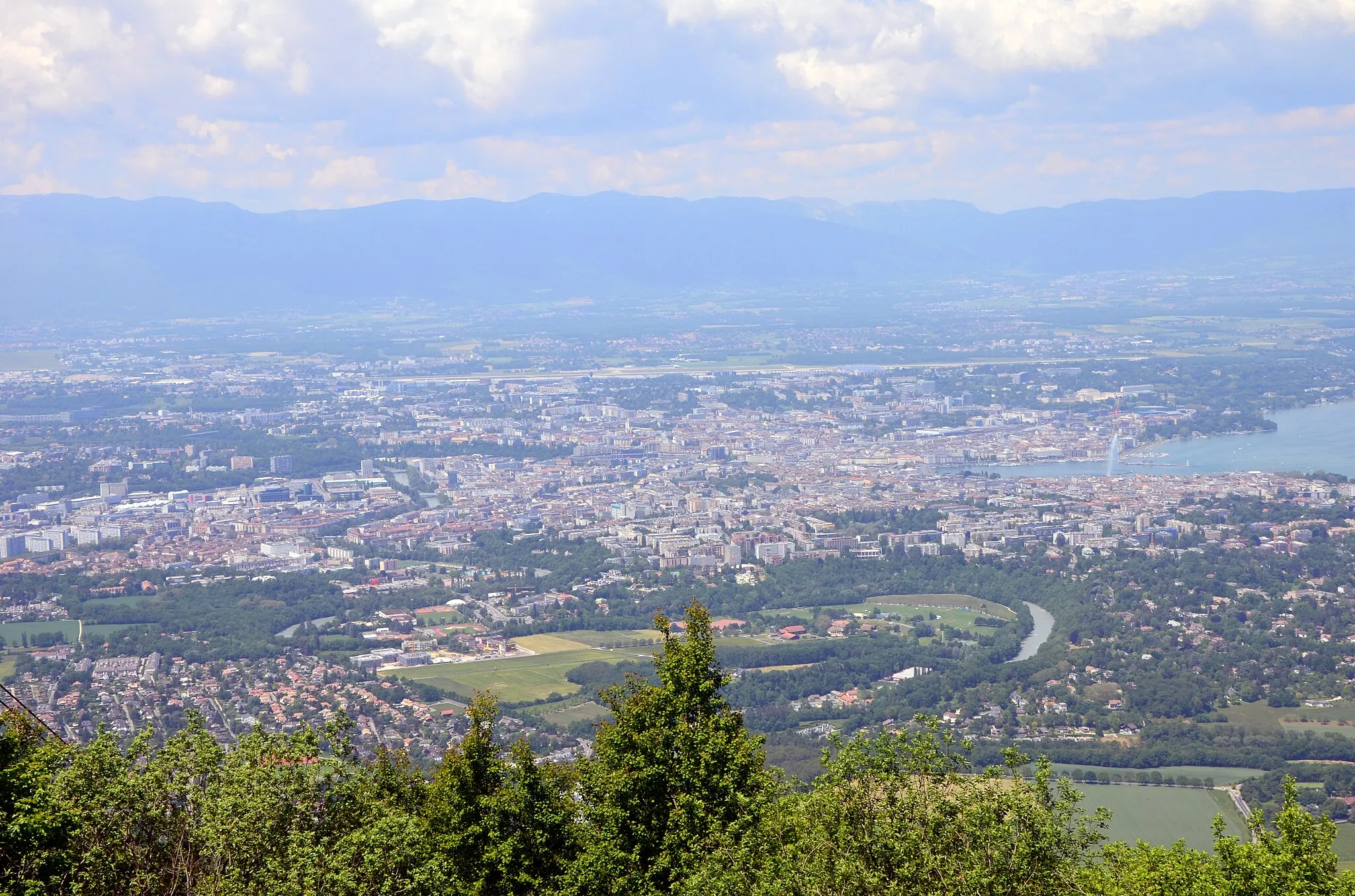 Photo showing: Geneva seen from Mount Salève