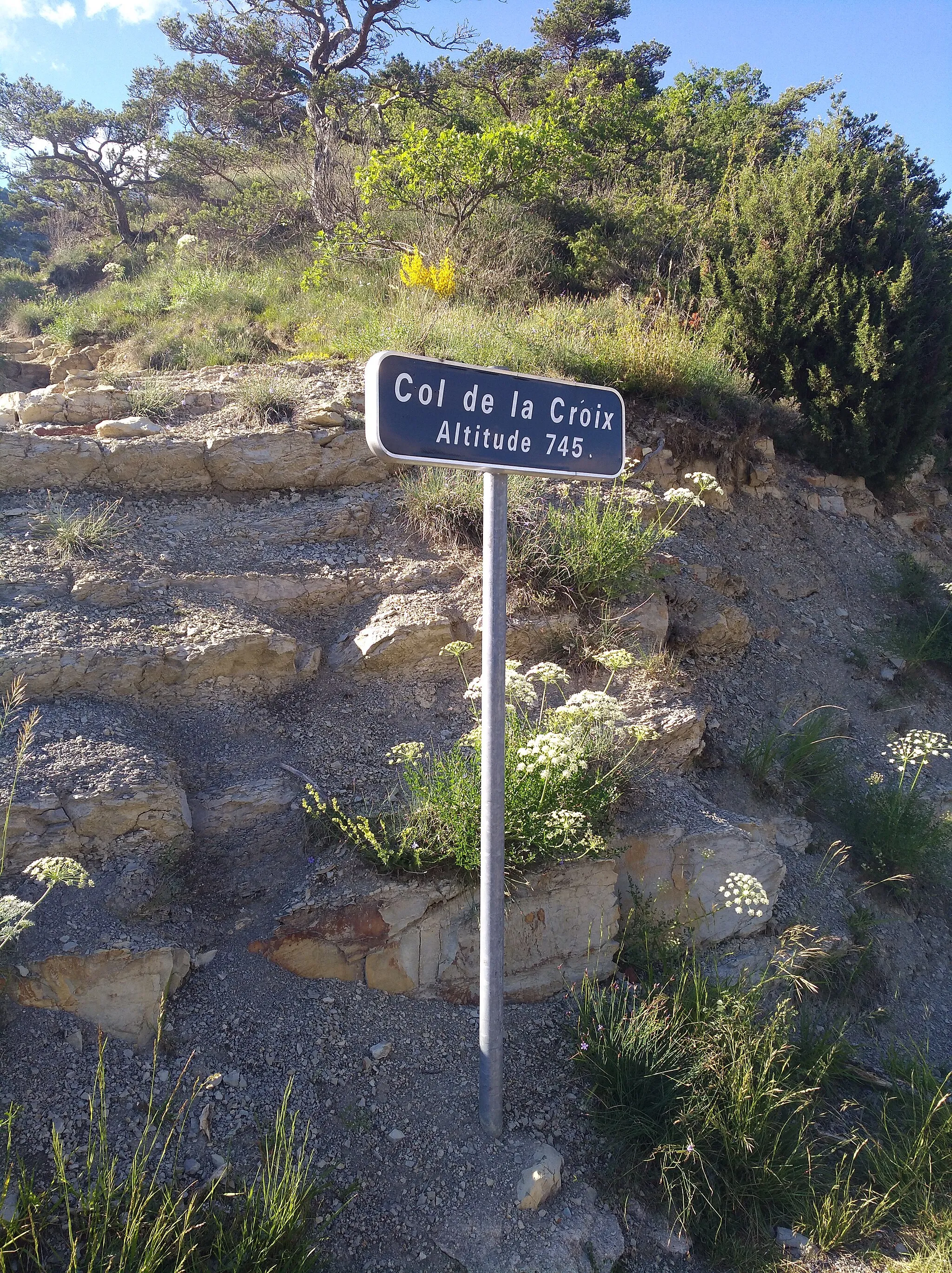 Photo showing: Panneau du col de la Croix à Eygluy-Escoulin, dans la Drôme.