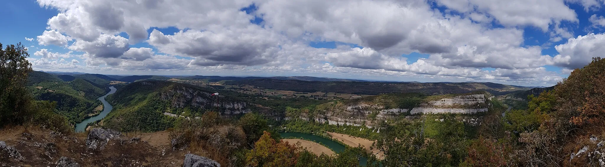 Photo showing: Panorama sur la rivière d'Ain depuis le Mont Balvay (Leyssard)