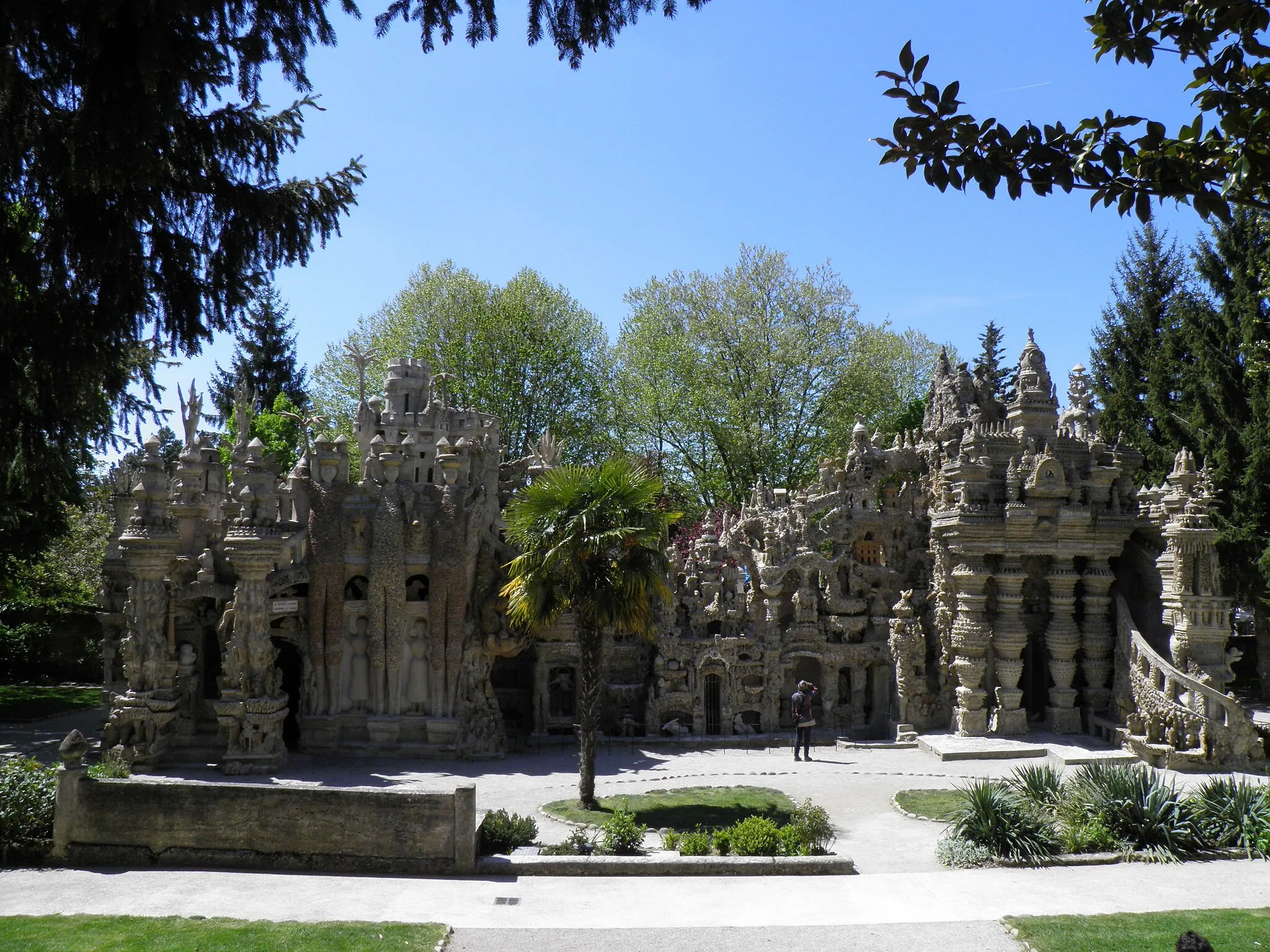 Photo showing: Extérieur du Palais idéal en entier à Hauterives (Drôme, France).