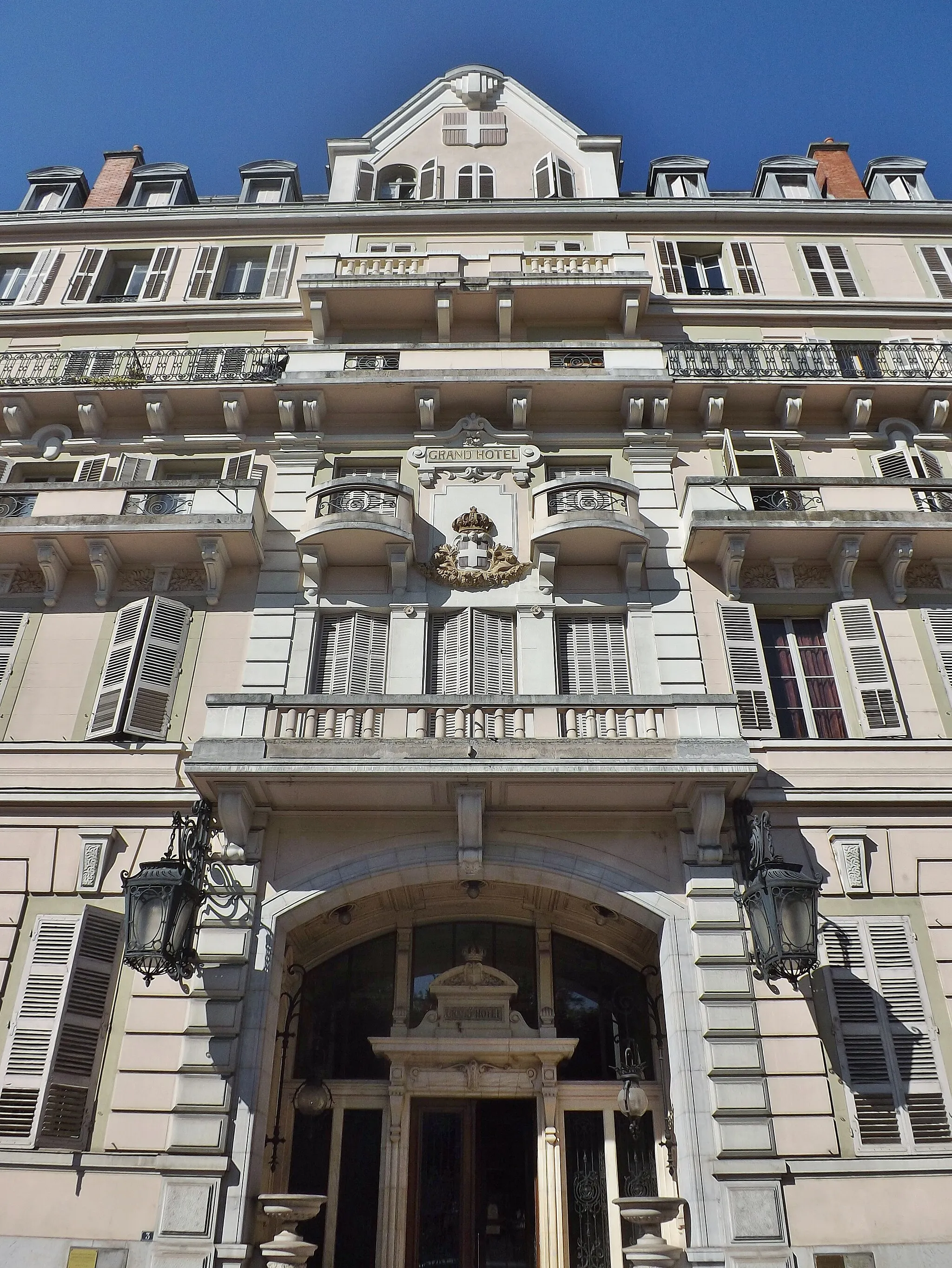 Photo showing: Sight of Grand Hôtel monumental facade, in Aix-les-Bains, Savoie, France.