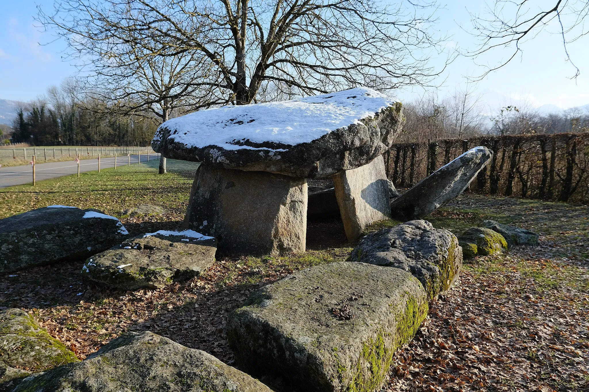 Photo showing: La Pierre aux Fées @ Reignier-Esery