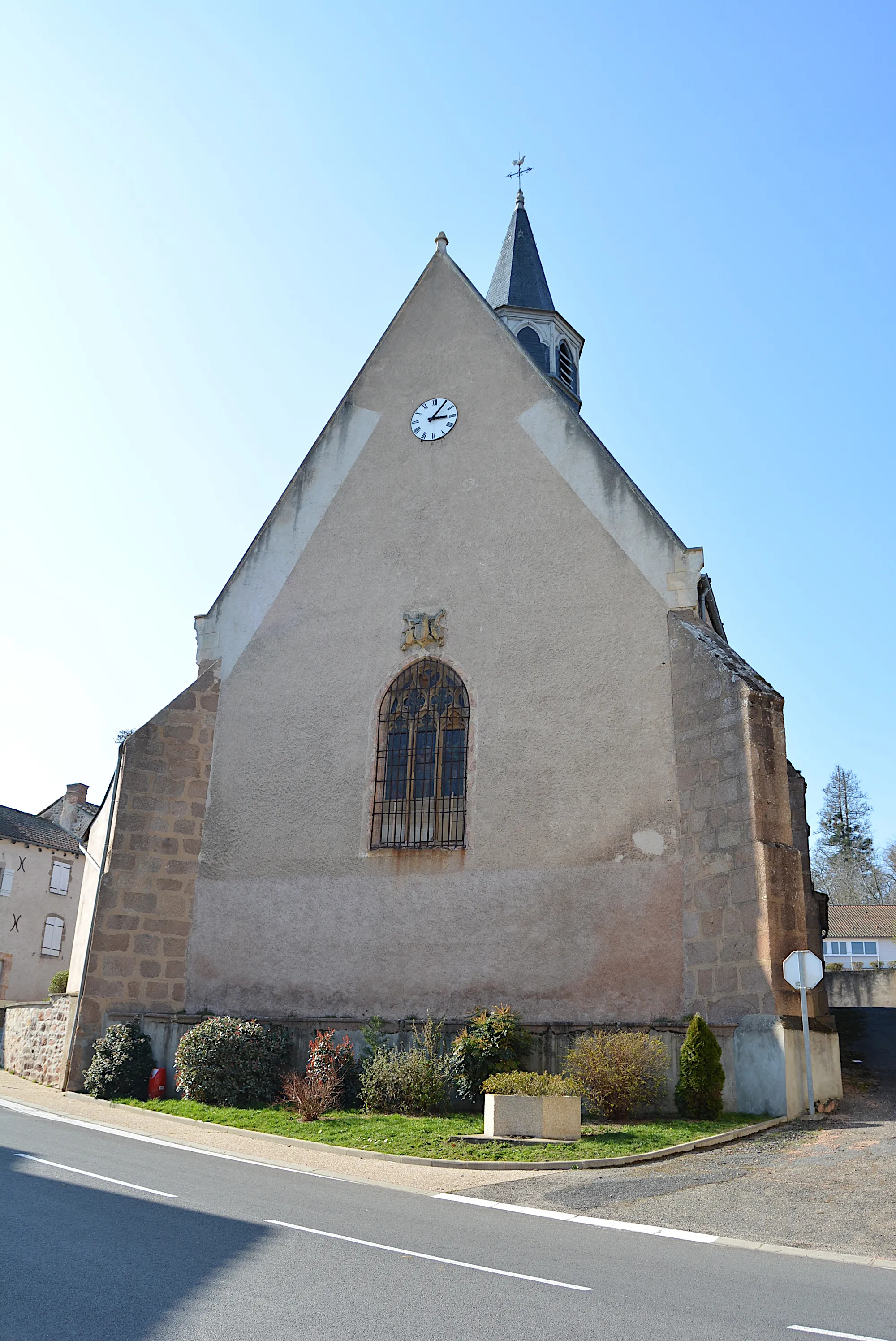 Photo showing: Église de Montaiguët-en-Forez (Allier, Auvergne-Rhône-Alpes, France), vue depuis l'est.