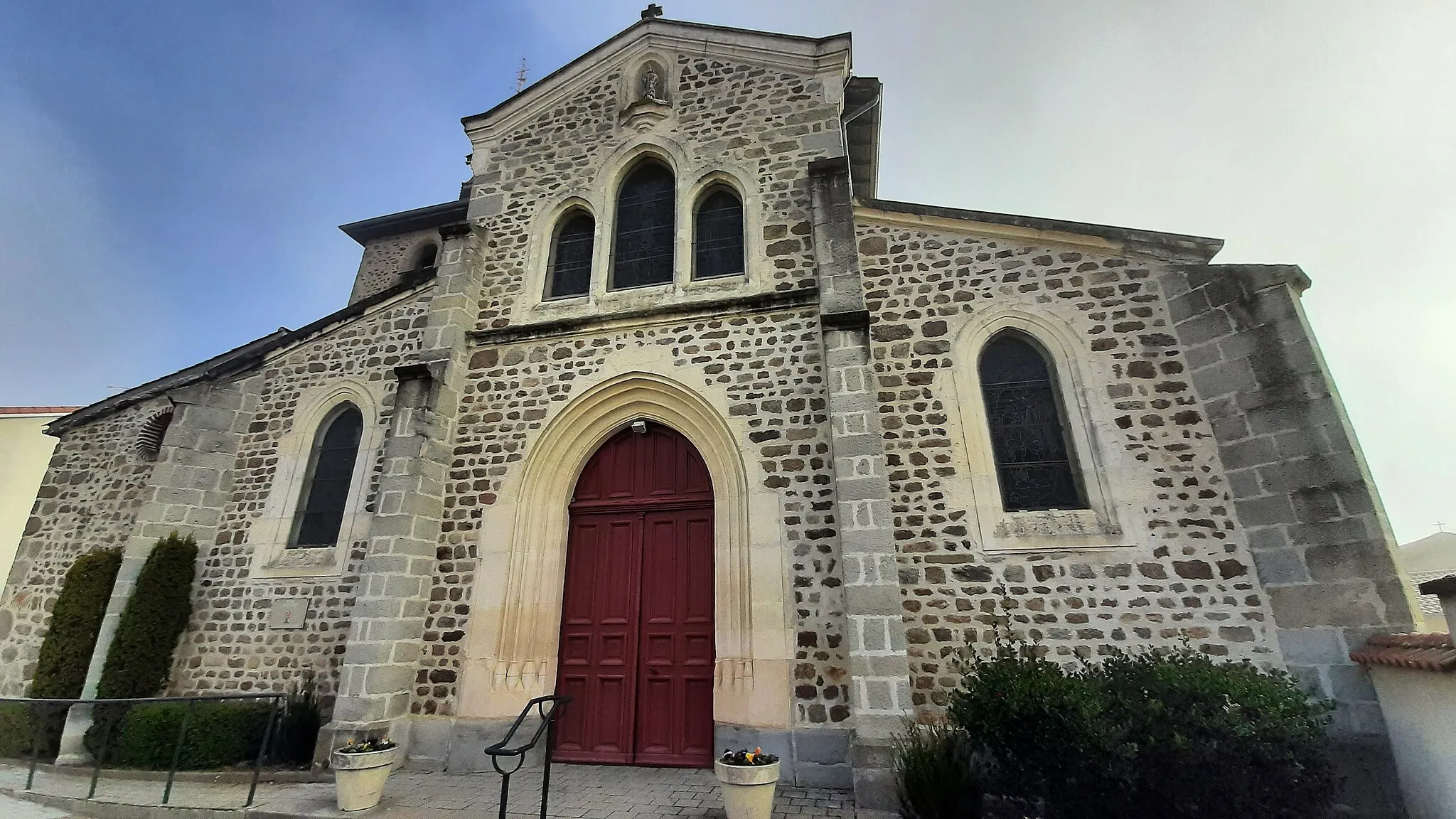 Photo showing: Eglise d'Aveizieux (Loire), vue 2