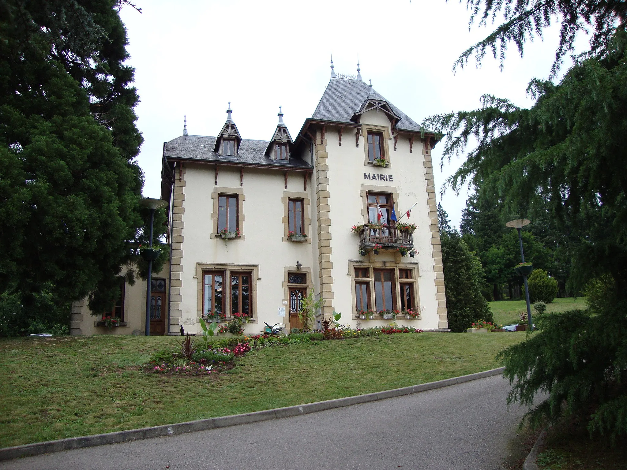 Photo showing: Belmont-de-la-Loire (Loire, Fr) town hall